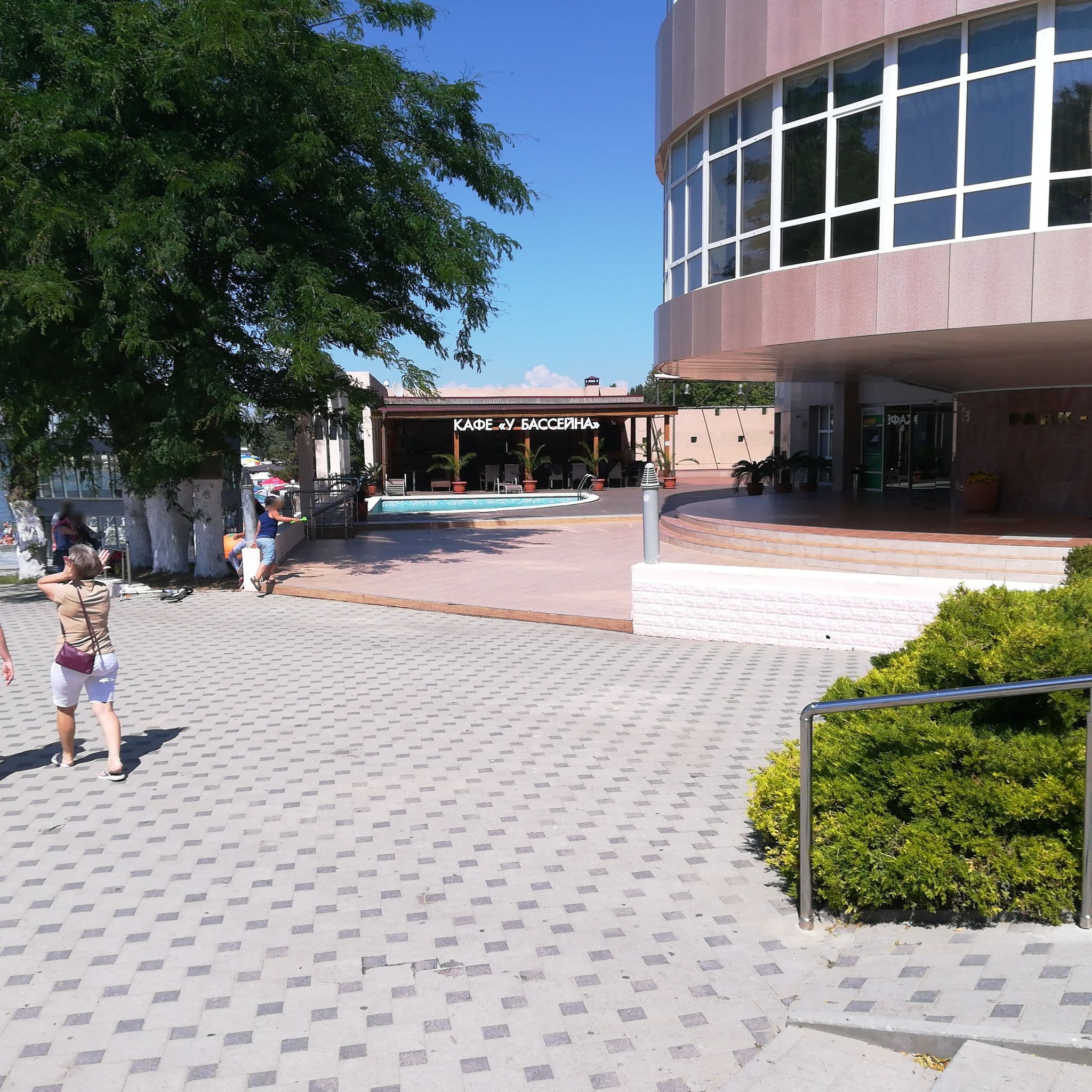 Street view near Park Hotel, Anapa — © juliashchelukhova (CC BY-SA · Mapillary)