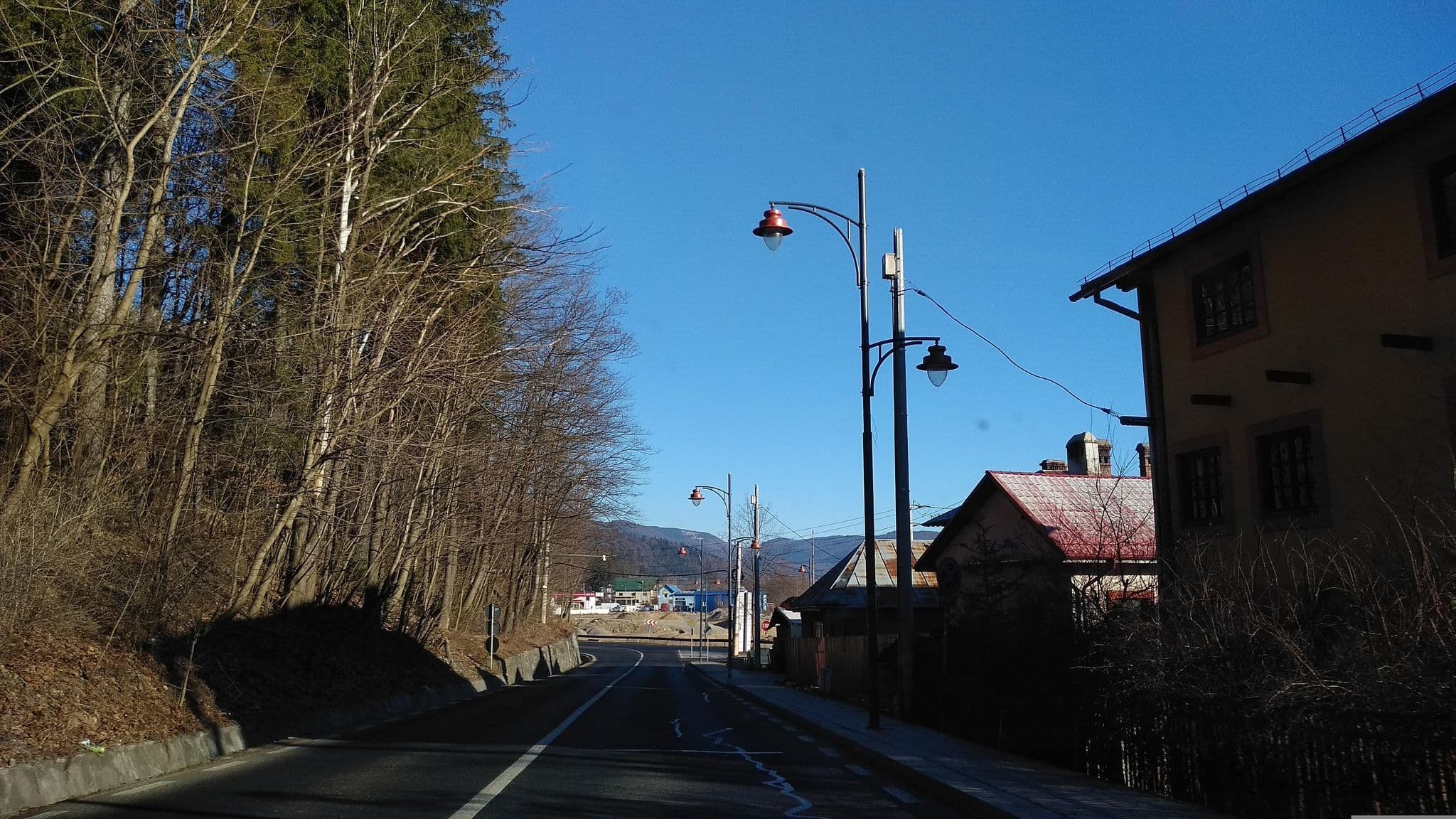 Street view near Pensiunea Gura Pădurii, Sinaia — © tavi (CC BY-SA · Mapillary)