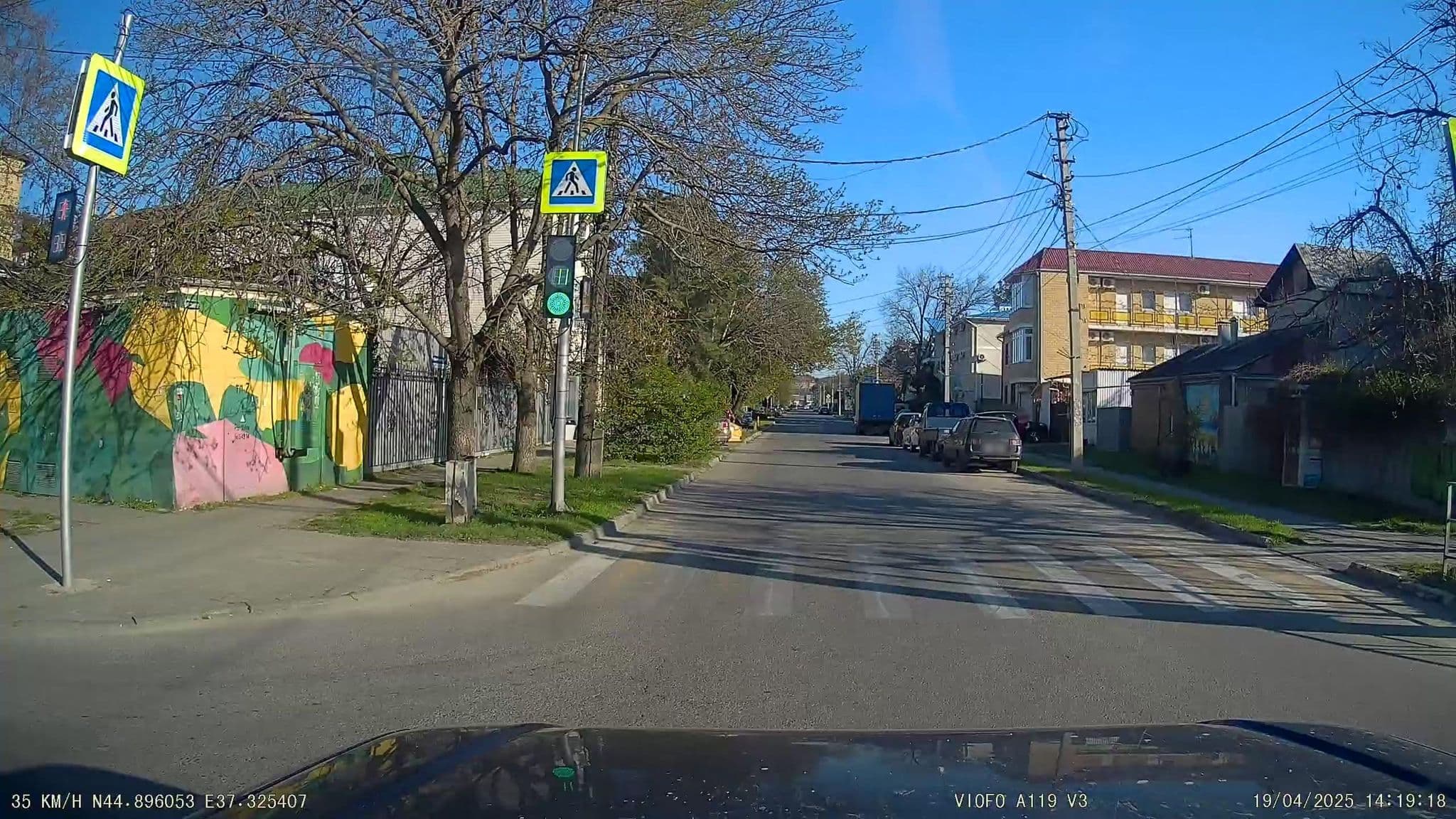 Street view near Каравелла, гостевой дом, Anapa — © azimuth (CC BY-SA · Mapillary)