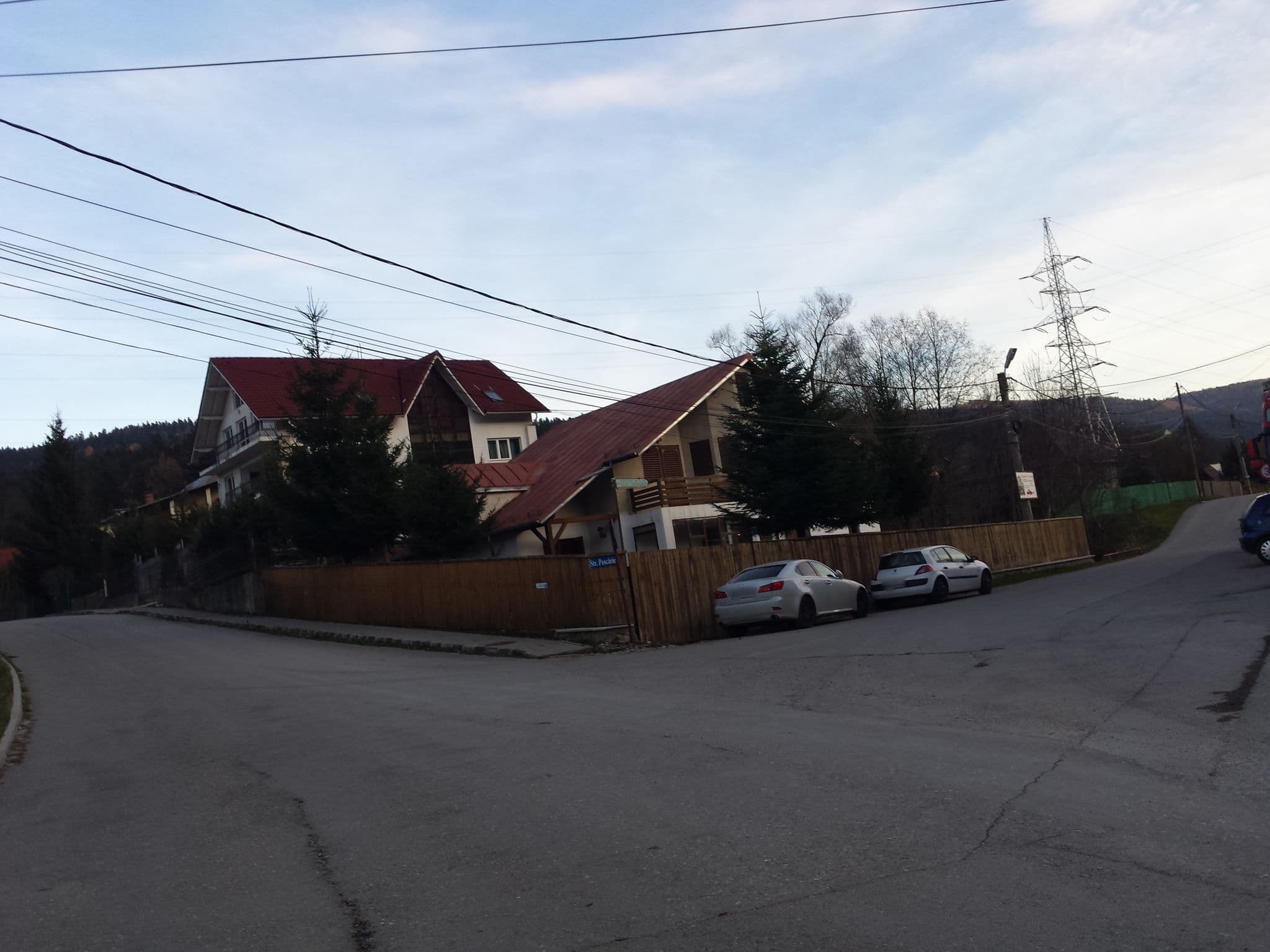 Street view near Pensiunea Paradis, Buşteni