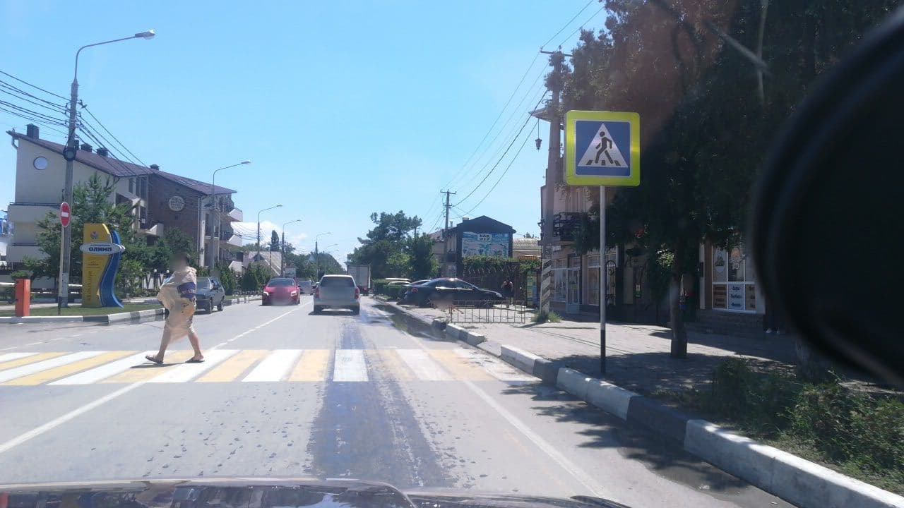 Street view near Караван гостиница, Vityazevo — © juliashelukhova (CC BY-SA · Mapillary)