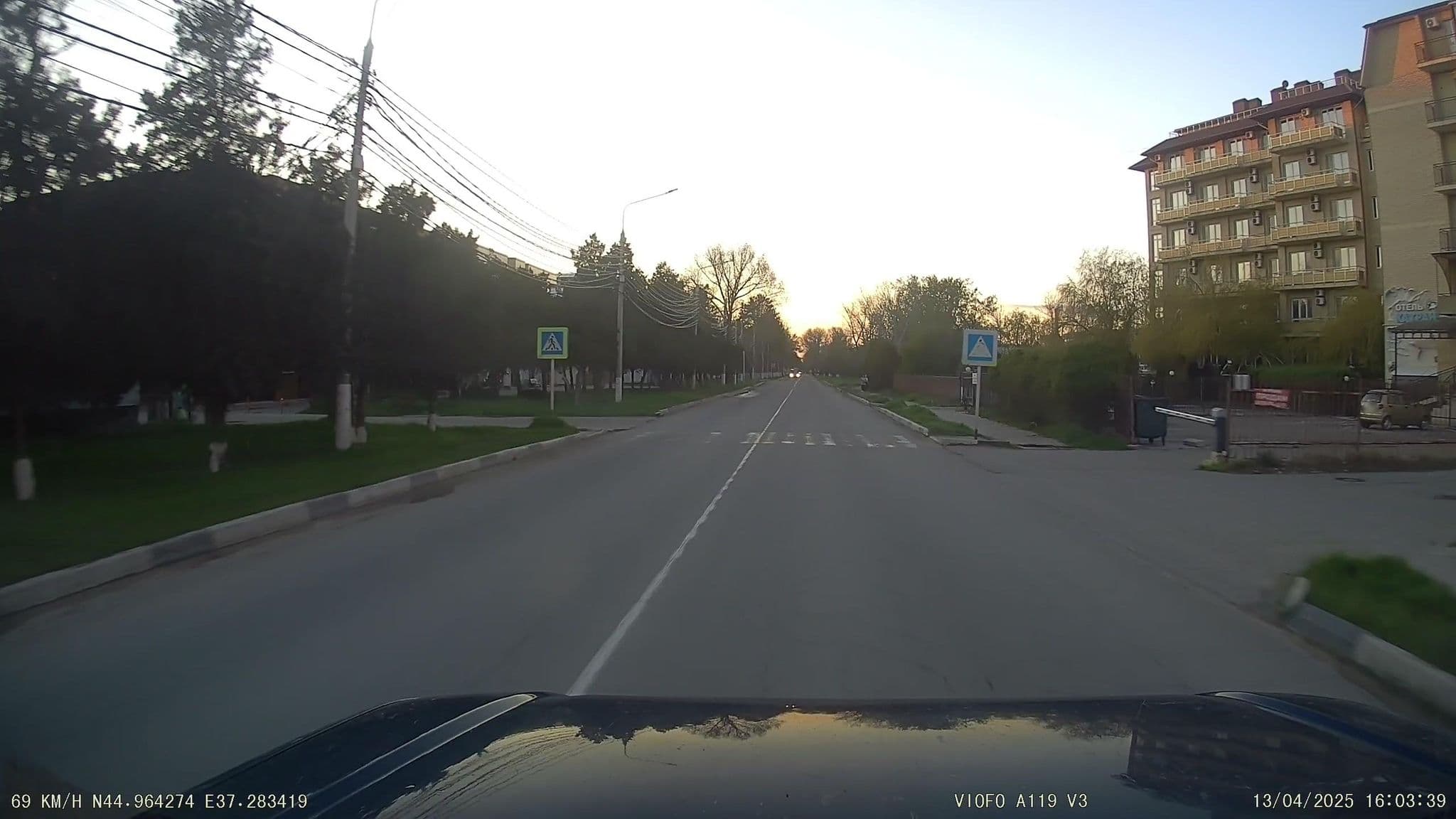 Street view near Гостевой Дом AUGUST, Vityazevo — © azimuth (CC BY-SA · Mapillary)