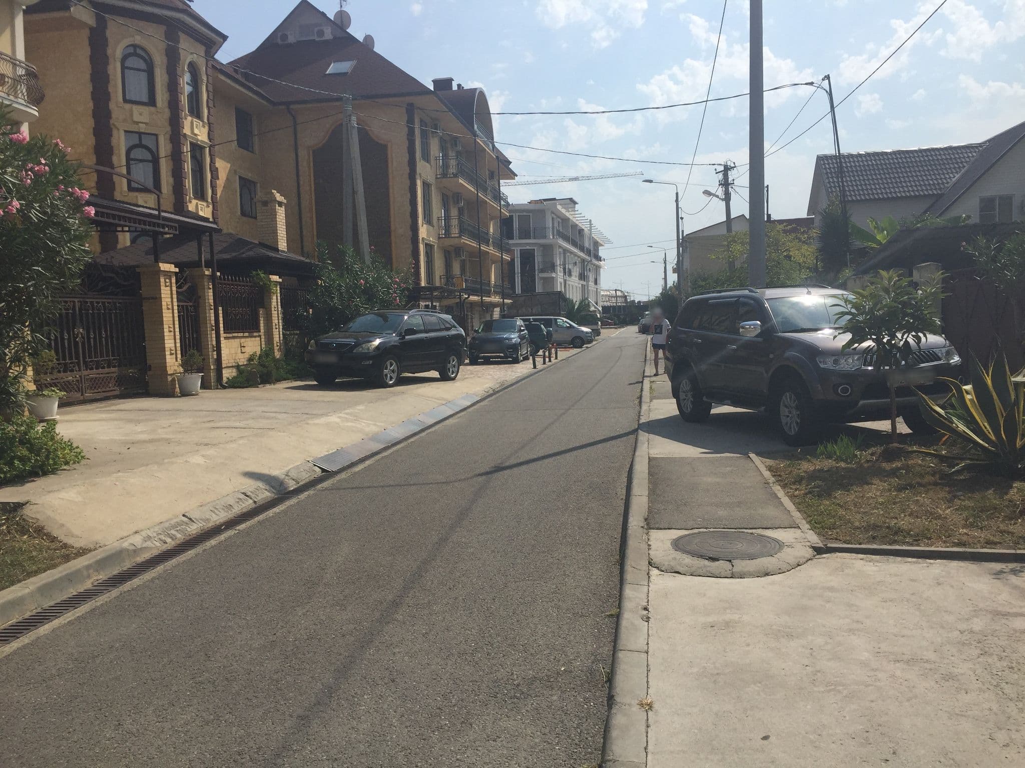 Street view near Перелетная 20, Sirius — © anya97anya (CC BY-SA · Mapillary)