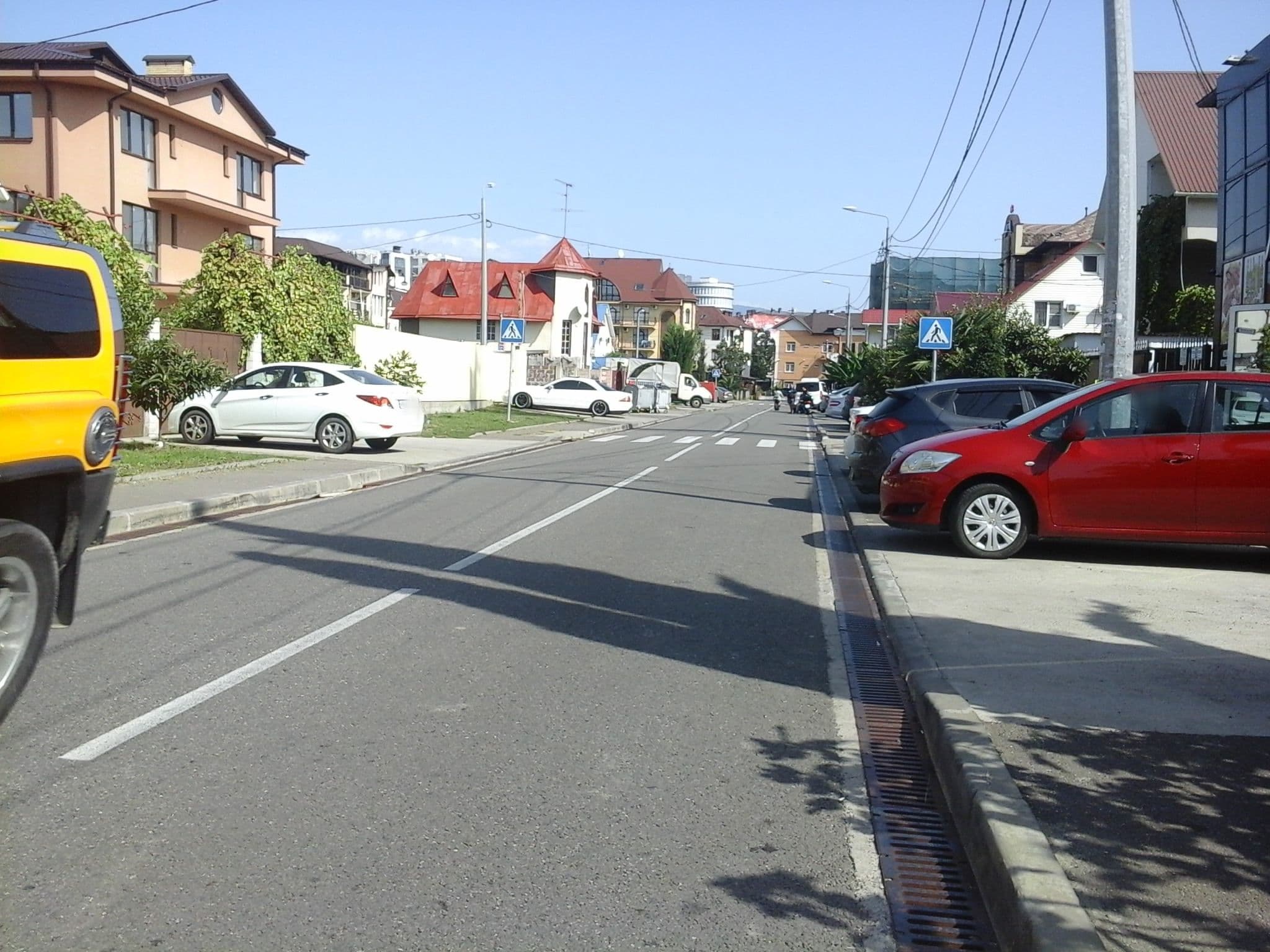 Street view near отель Астра, Sirius — © ksenia59 (CC BY-SA · Mapillary)