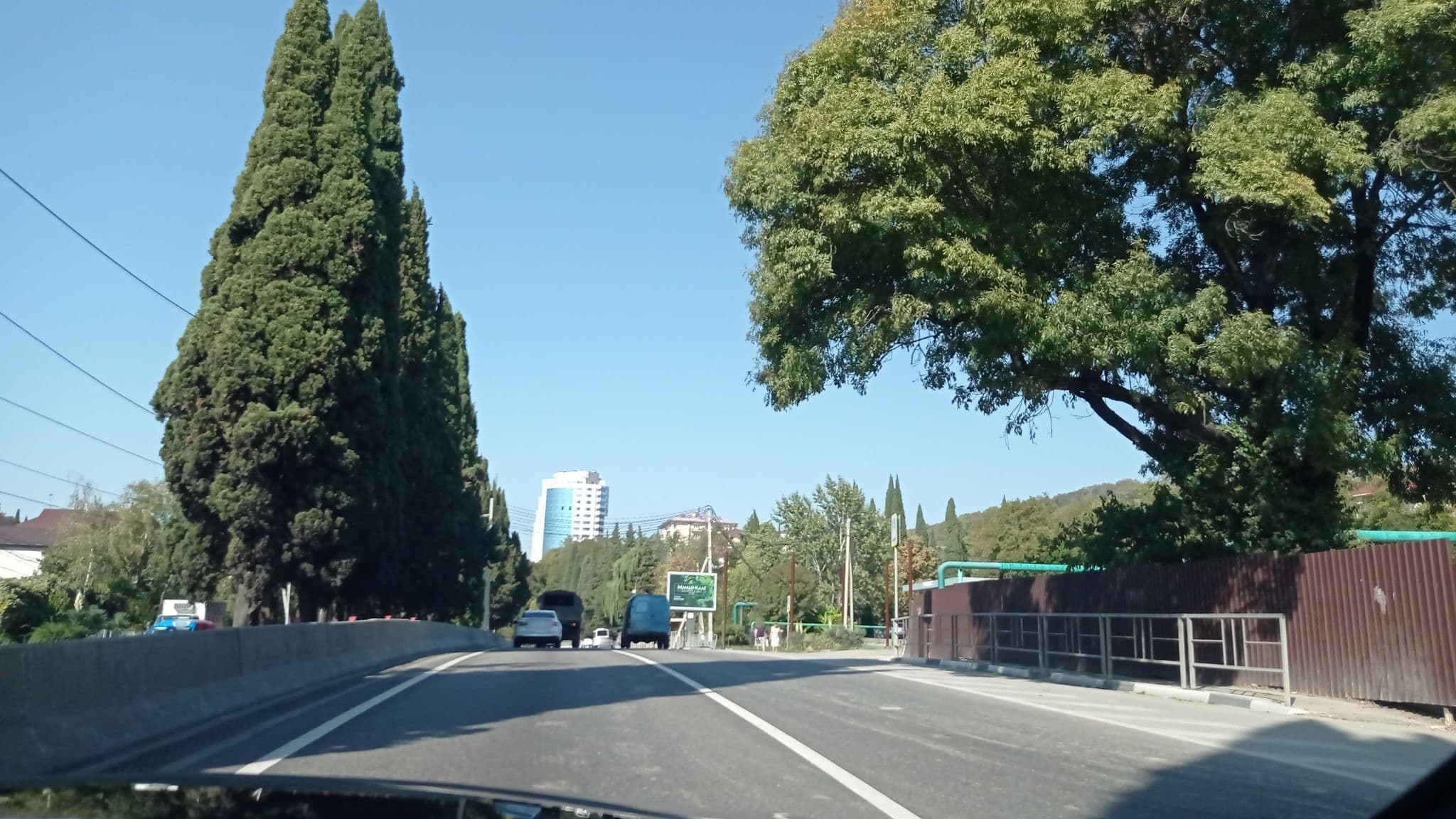 Street view near Санаторий Весна, Kudepsta — © petunder (CC BY-SA · Mapillary)