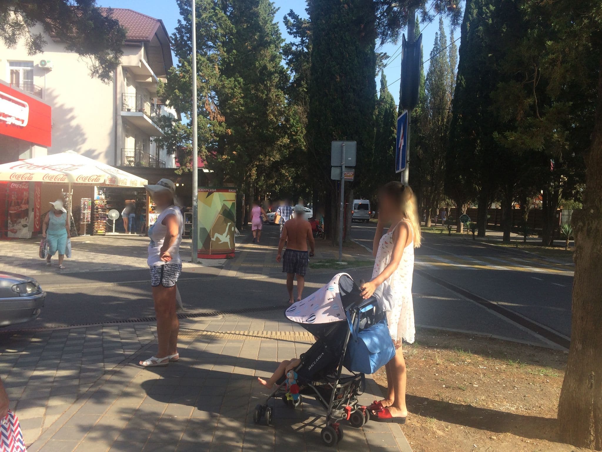 Street view near Гостевой дом "Лаванда", Sirius — © rakven (CC BY-SA · Mapillary)