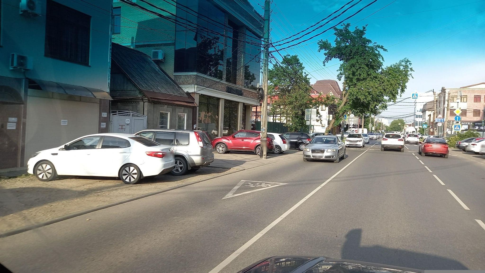 Street view near красных партизан 11, Krasnodar — © azimuth (CC BY-SA · Mapillary)