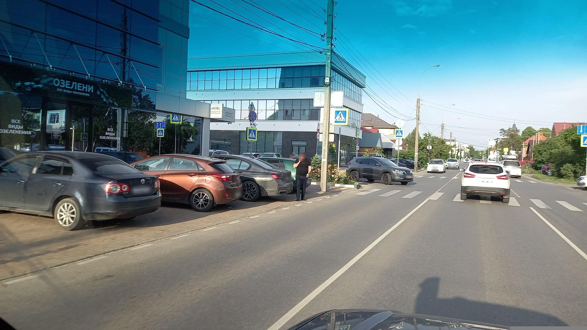 Street view near Hotel Parallel, Krasnodar — © azimuth (CC BY-SA · Mapillary)