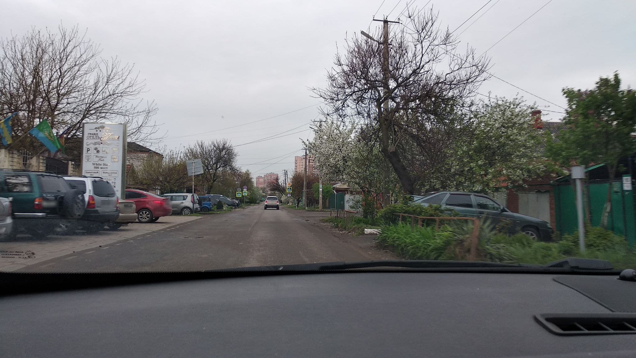 Street view near Отель Уют / Hotel Uyut, Krasnodar — © vanmhit (CC BY-SA · Mapillary)