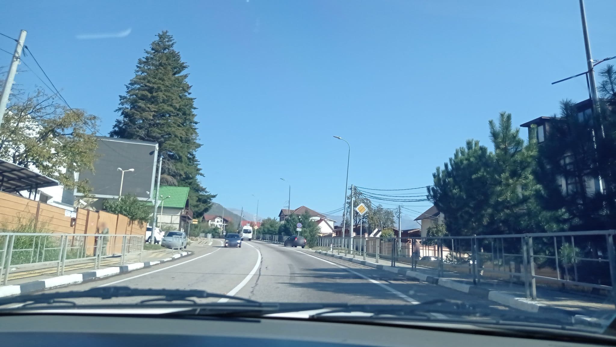 Street view near Дежа Вю, Vysokoye — © petunder (CC BY-SA · Mapillary)