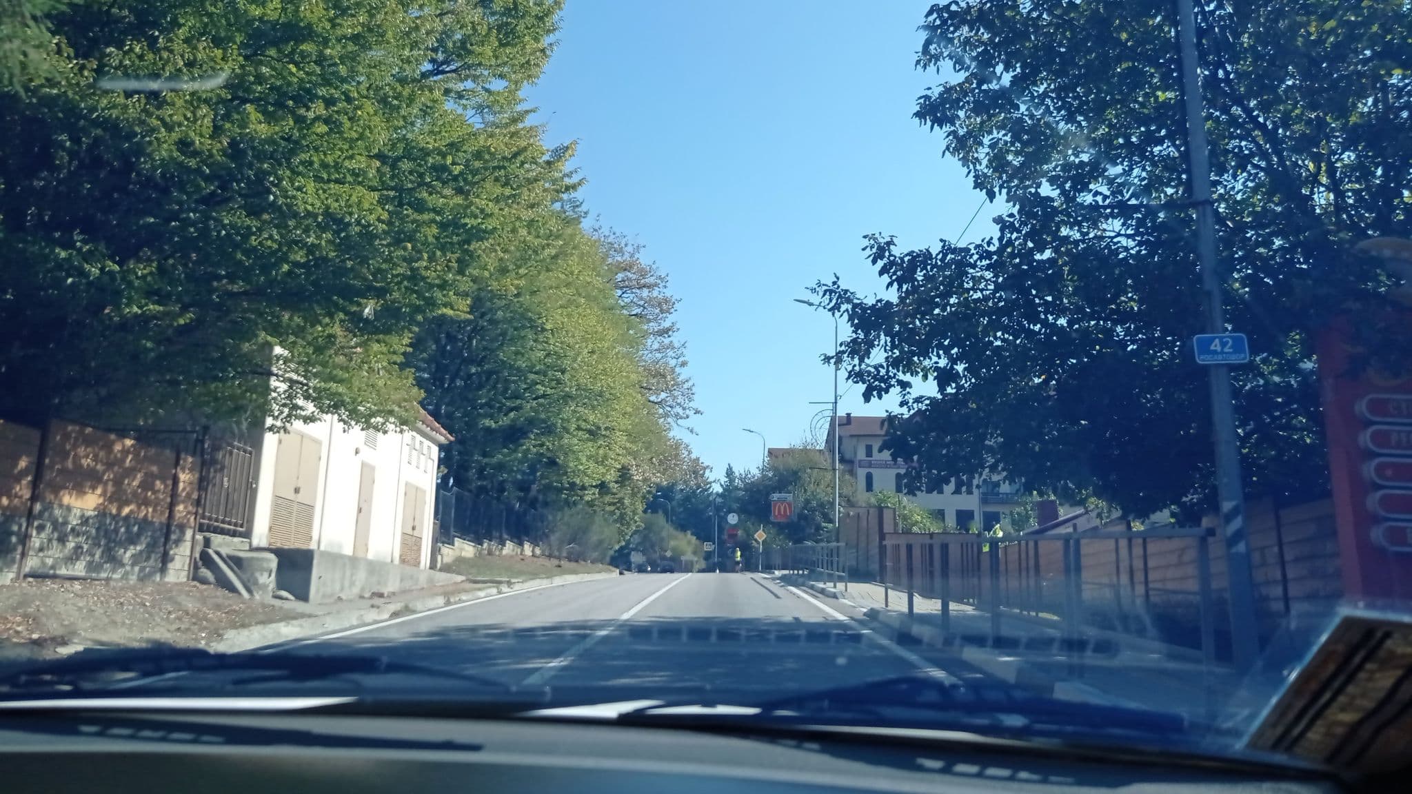 Street view near Утомленные солнцем, Vysokoye — © petunder (CC BY-SA · Mapillary)