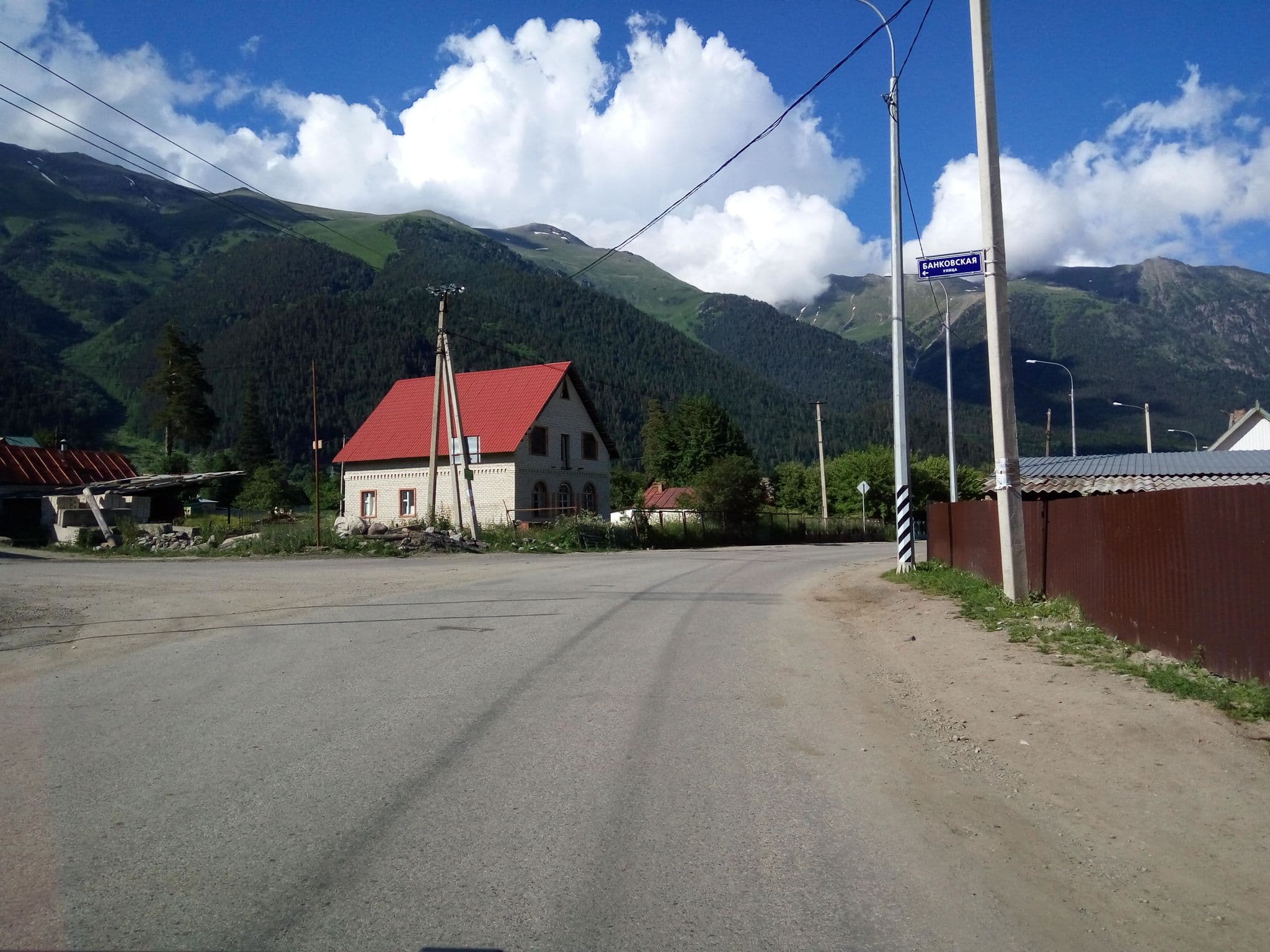 Street view near Архыз Aframe, Nizhniy Arkhyz — © nos (CC BY-SA · Mapillary)