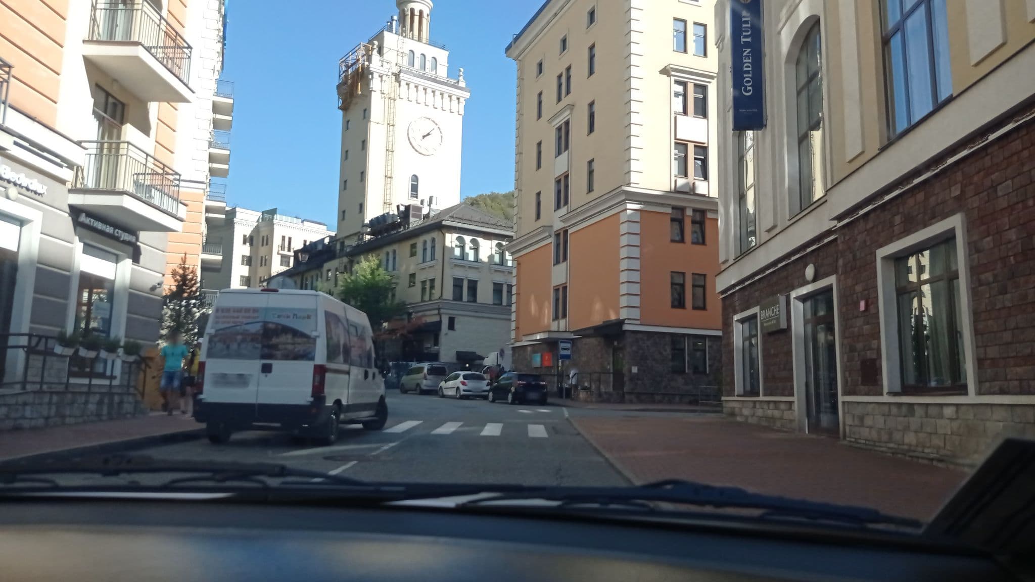 Street view near Valset Apartments, Vysokoye — © petunder (CC BY-SA · Mapillary)