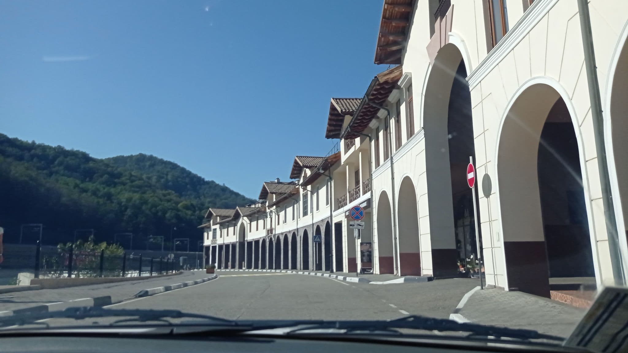 Street view near Апартаменты #21, Vysokoye — © petunder (CC BY-SA · Mapillary)