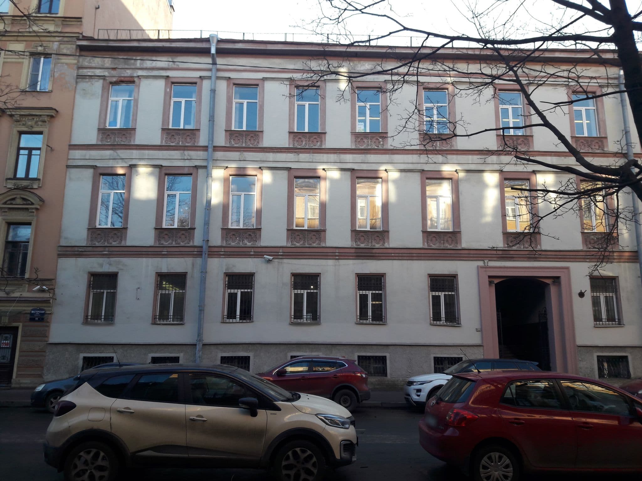 Street view near Hovard Club Hotel, Admiralteisky — © antonkhorev (CC BY-SA · Mapillary)