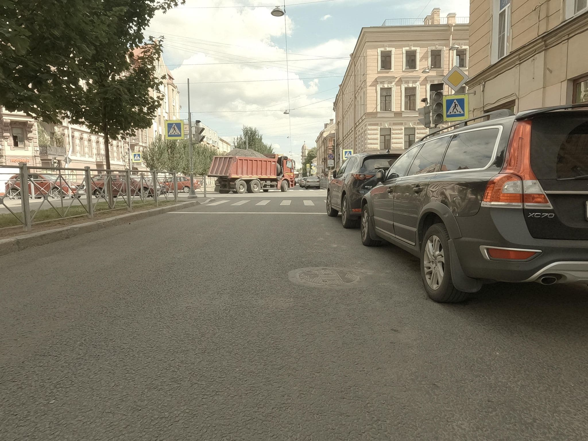 Street view near Sankt Peterburg Hotel Bronnitskaya 15, Admiralteisky — © GaMiKo (CC BY-SA · Mapillary)