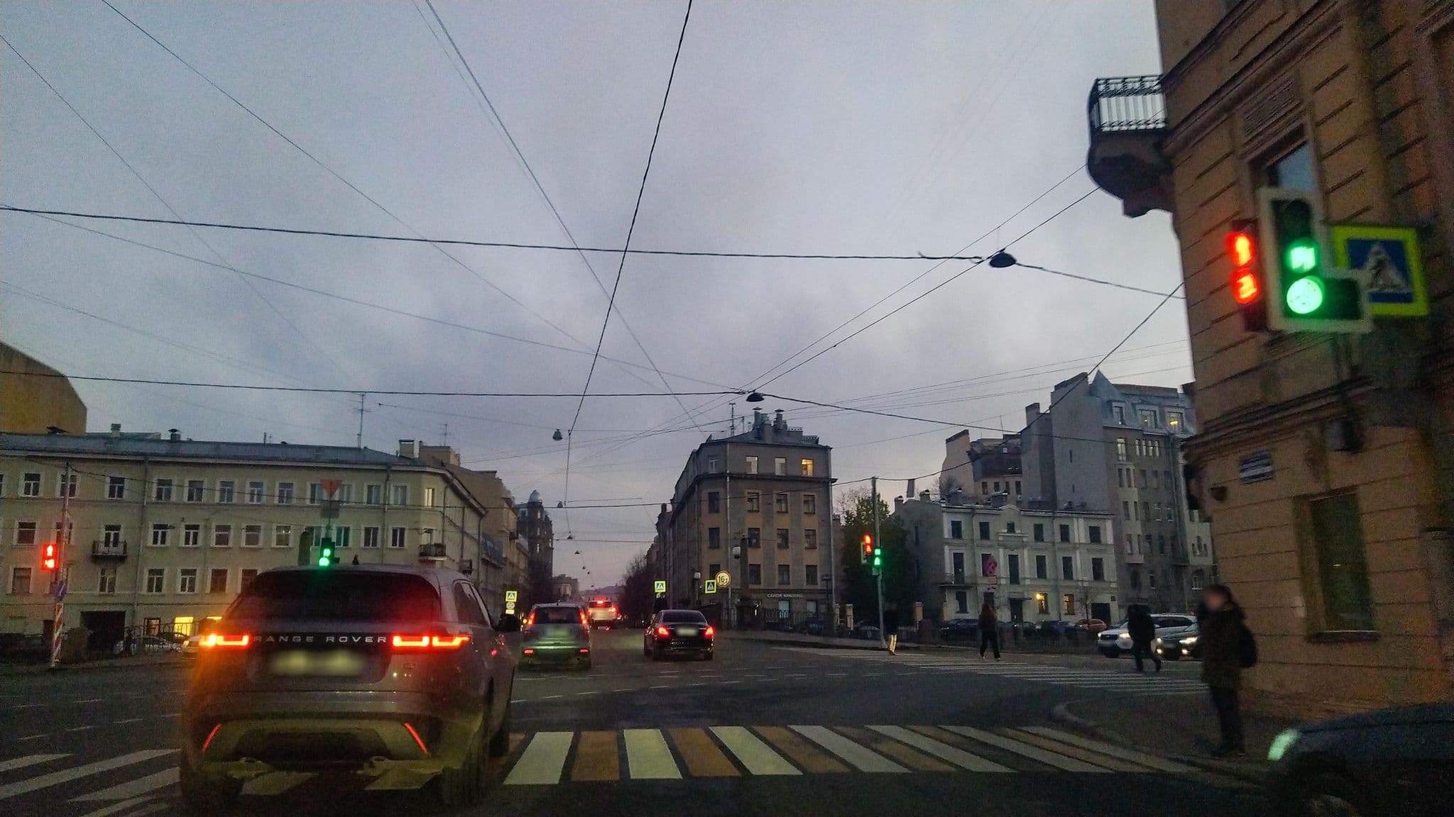 Street view near Гимназия №5, Admiralteisky — © ser9ei999 (CC BY-SA · Mapillary)