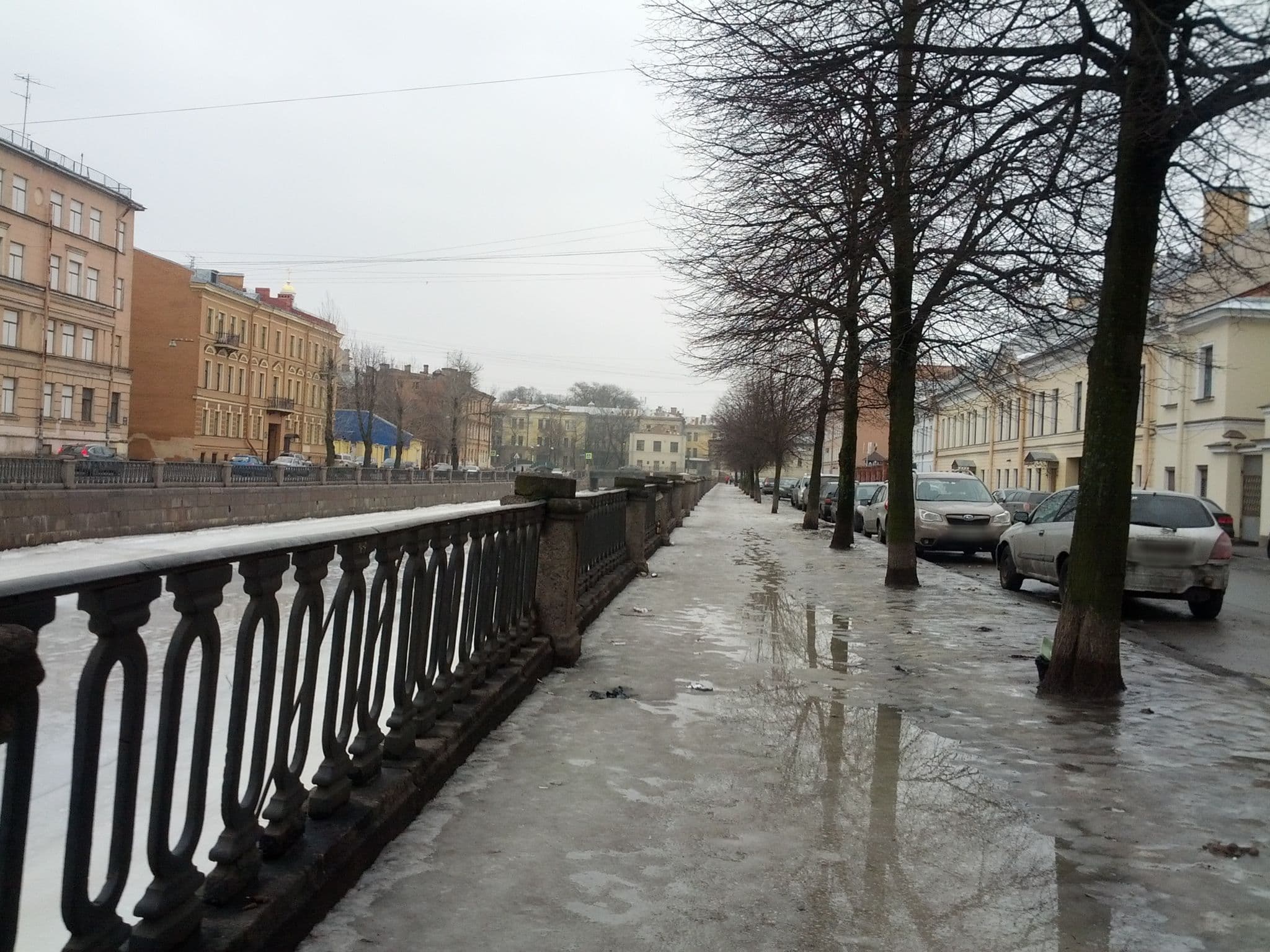 Street view near Happy House Hostel, Admiralteisky — © kolen (CC BY-SA · Mapillary)
