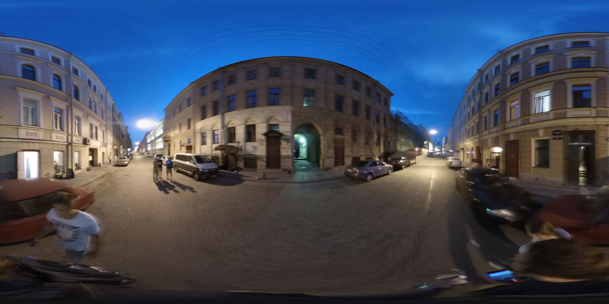 Street view near ГОСТЕВОЙ ДОМ НА ГАЛЕРНОЙ, Saint Petersburg — © vlivyur (CC BY-SA · Mapillary)