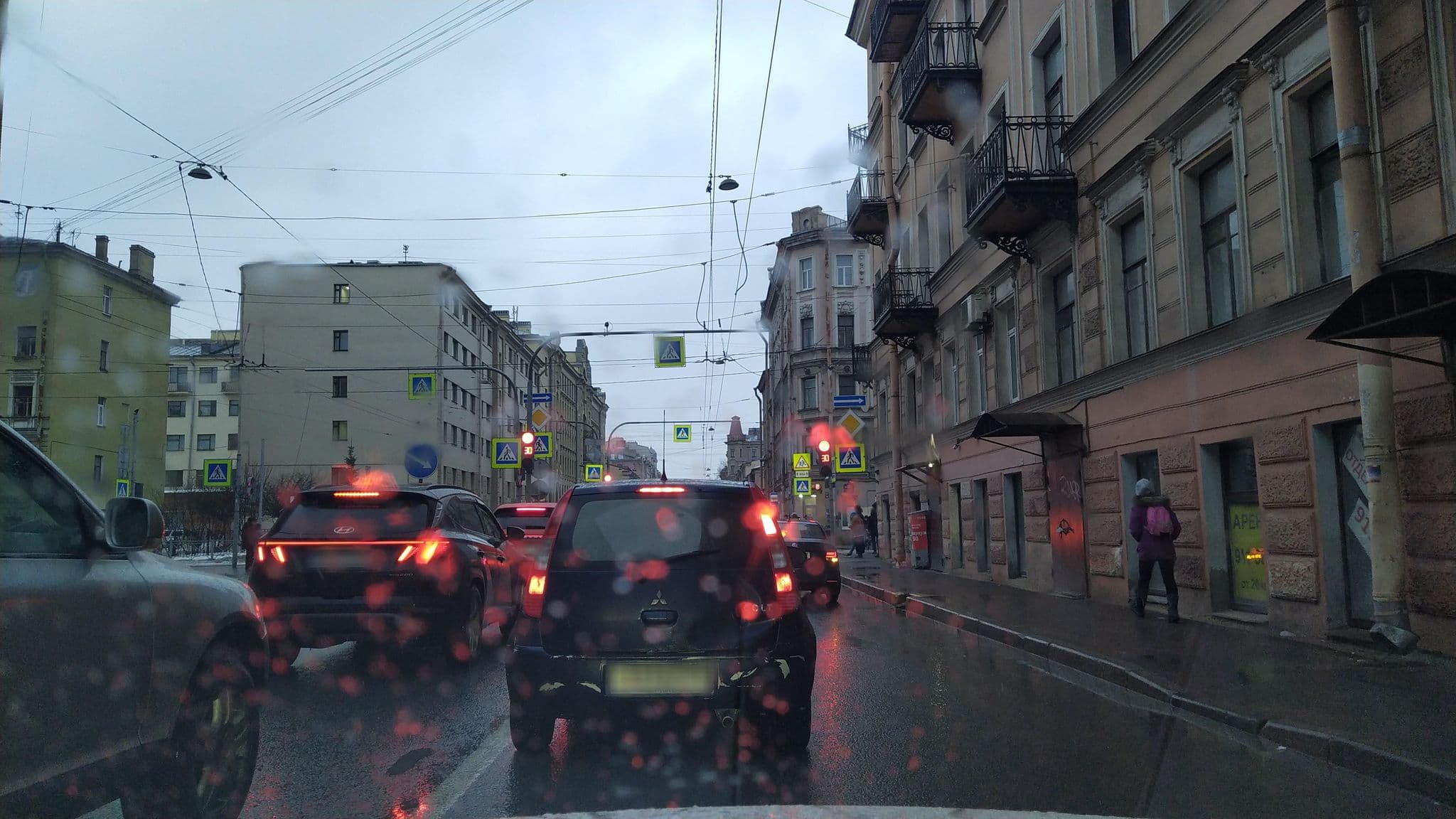 Street view near Hostel Days, Vasyl'evsky Ostrov — © ser9ei999 (CC BY-SA · Mapillary)
