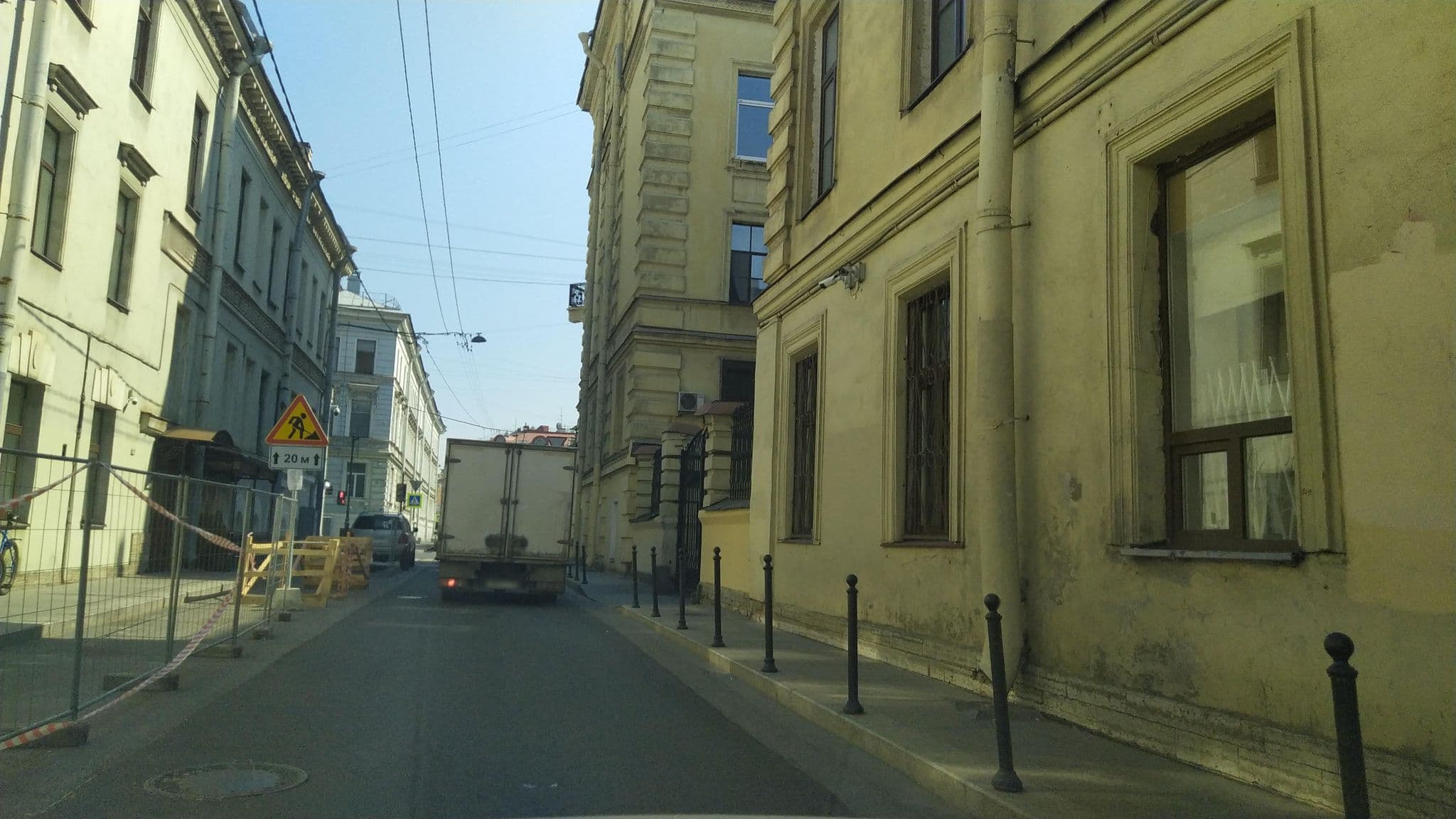 Street view near AirBnB Апартаменты у Эрмитажа, Saint Petersburg — © ser9ei999 (CC BY-SA · Mapillary)