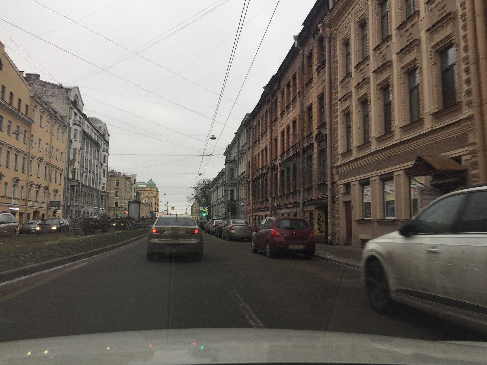 Street view near Sokroma Мольберт, Vasyl'evsky Ostrov — © ser9ei999 (CC BY-SA · Mapillary)