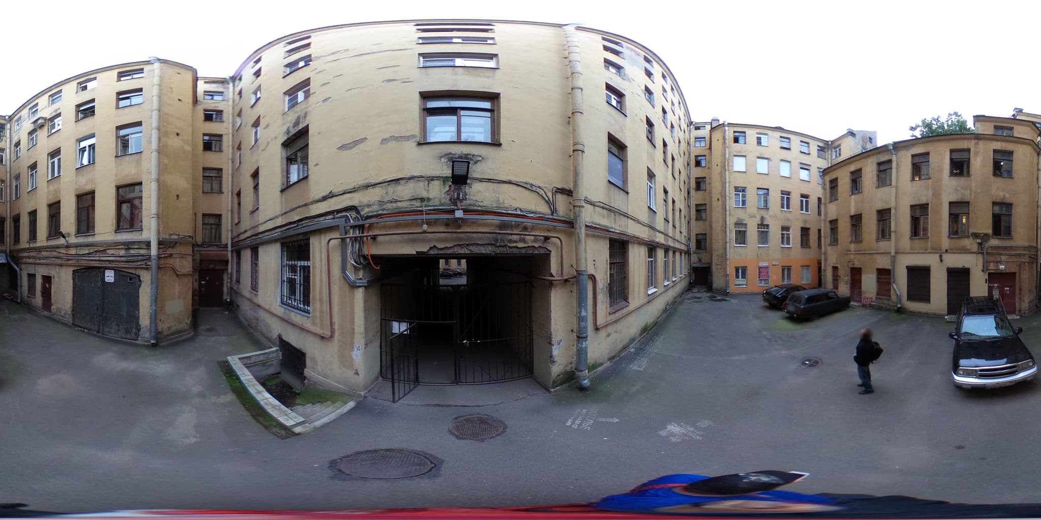 Street view near Хостел "Смоленка" на Василеостровской, Vasyl'evsky Ostrov — © trolleway (CC BY-SA · Mapillary)