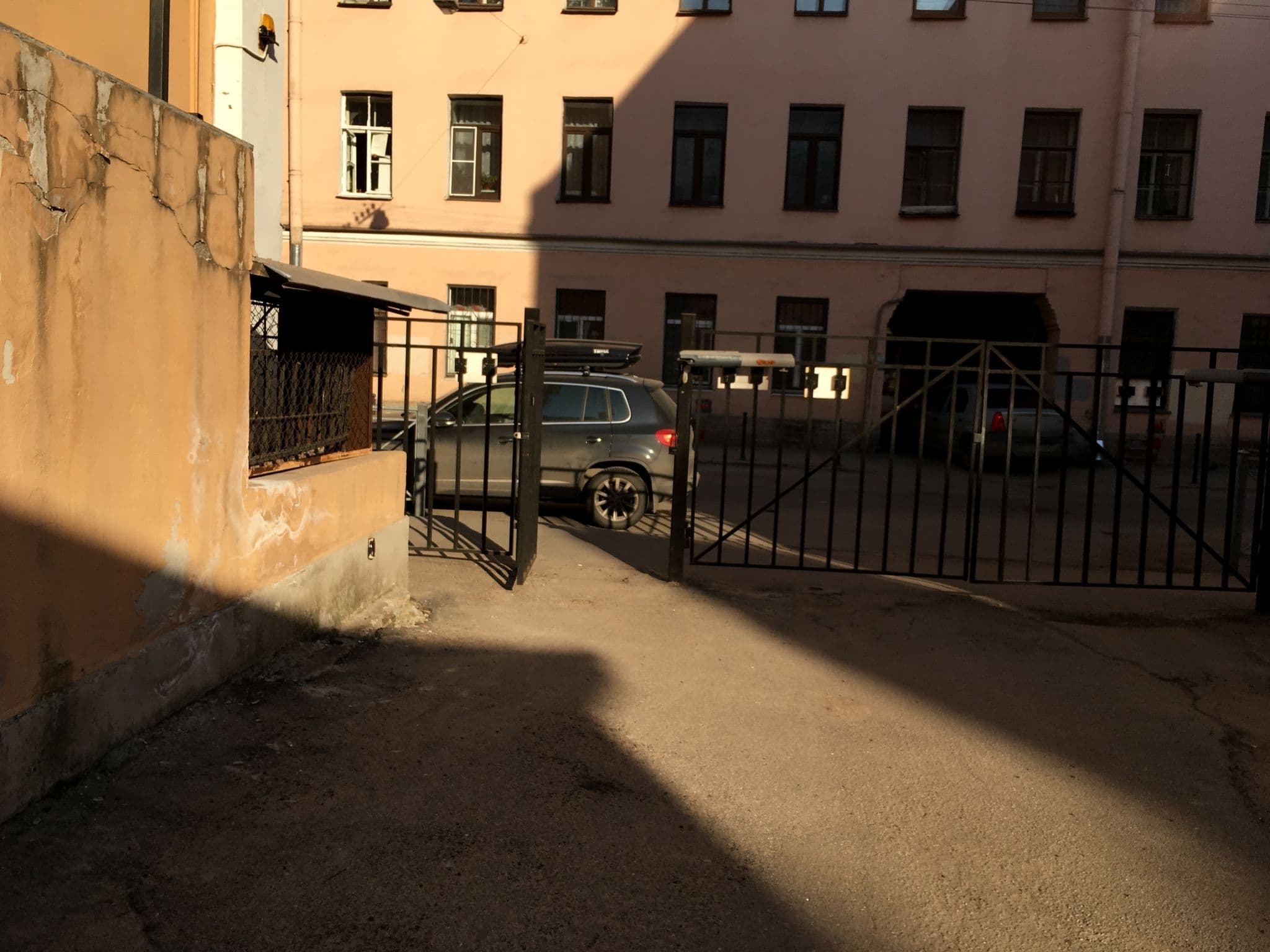 Street view near Фортуна, Saint Petersburg — © kolen (CC BY-SA · Mapillary)
