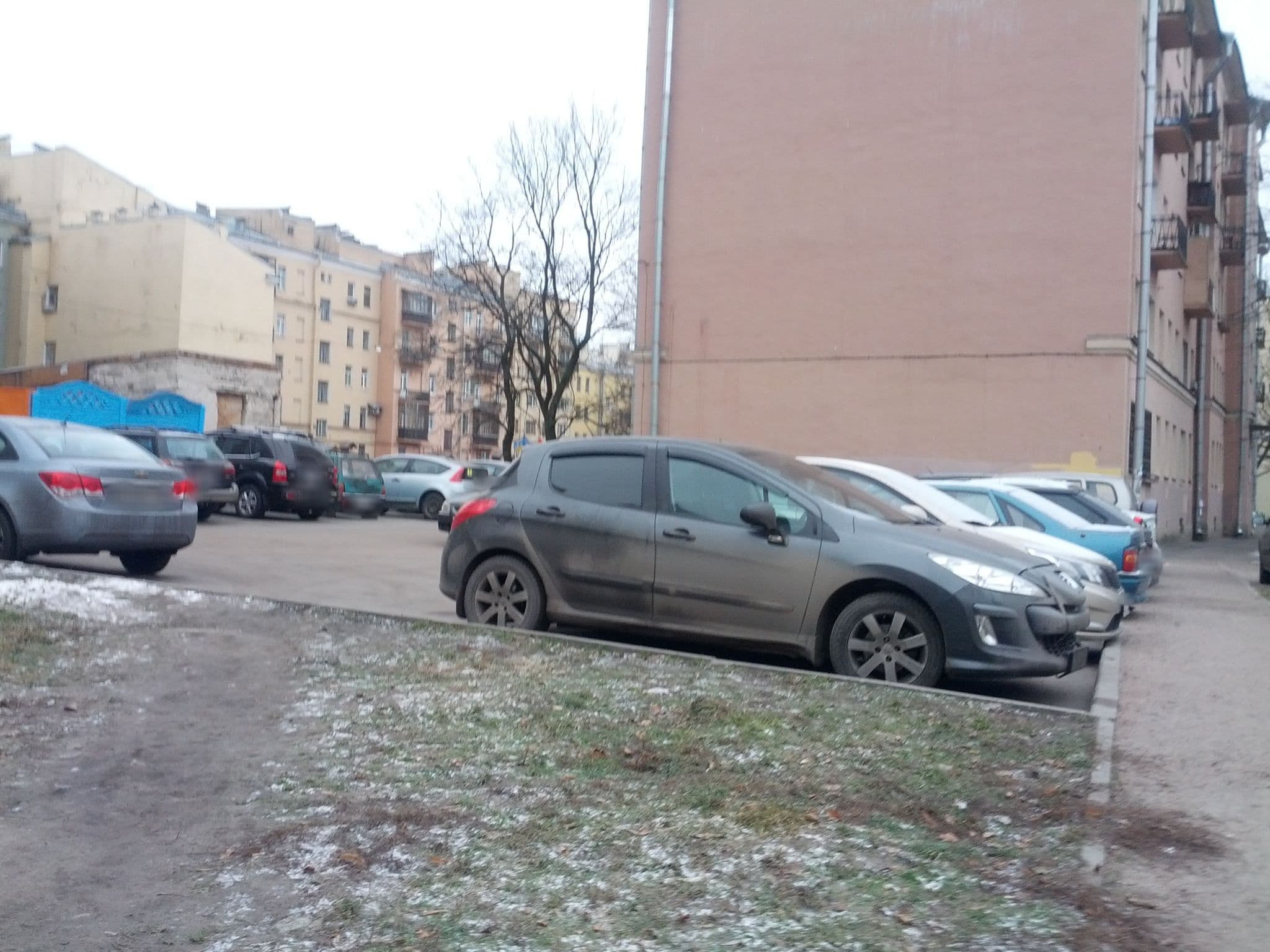 Street view near Мини-отель «Шоколад», Centralniy — © kolen (CC BY-SA · Mapillary)