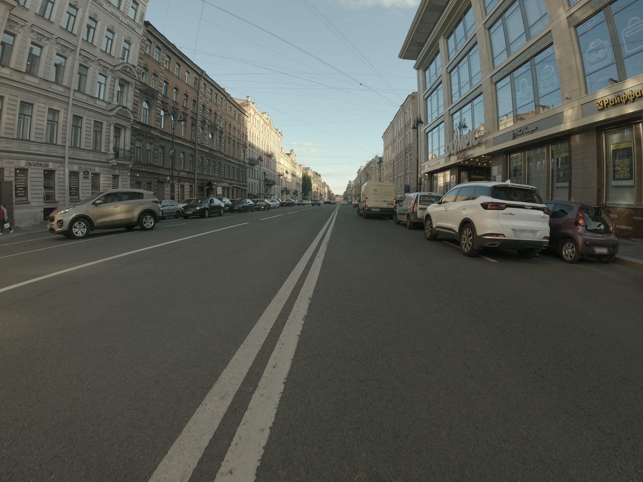Street view near Art House Hotel, Centralniy — © GaMiKo (CC BY-SA · Mapillary)