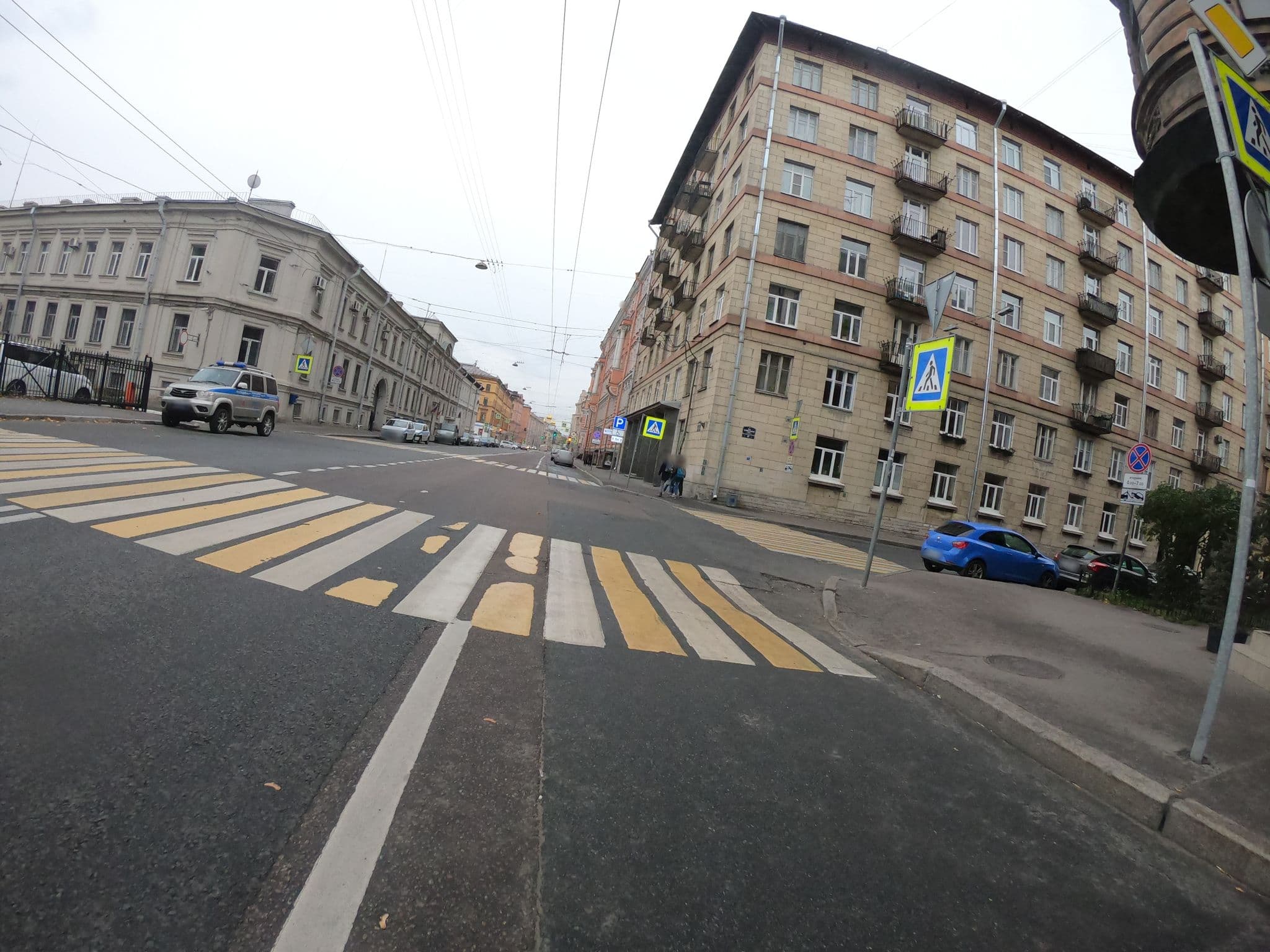Street view near Homer@ Lux, Centralniy — © GaMiKo (CC BY-SA · Mapillary)