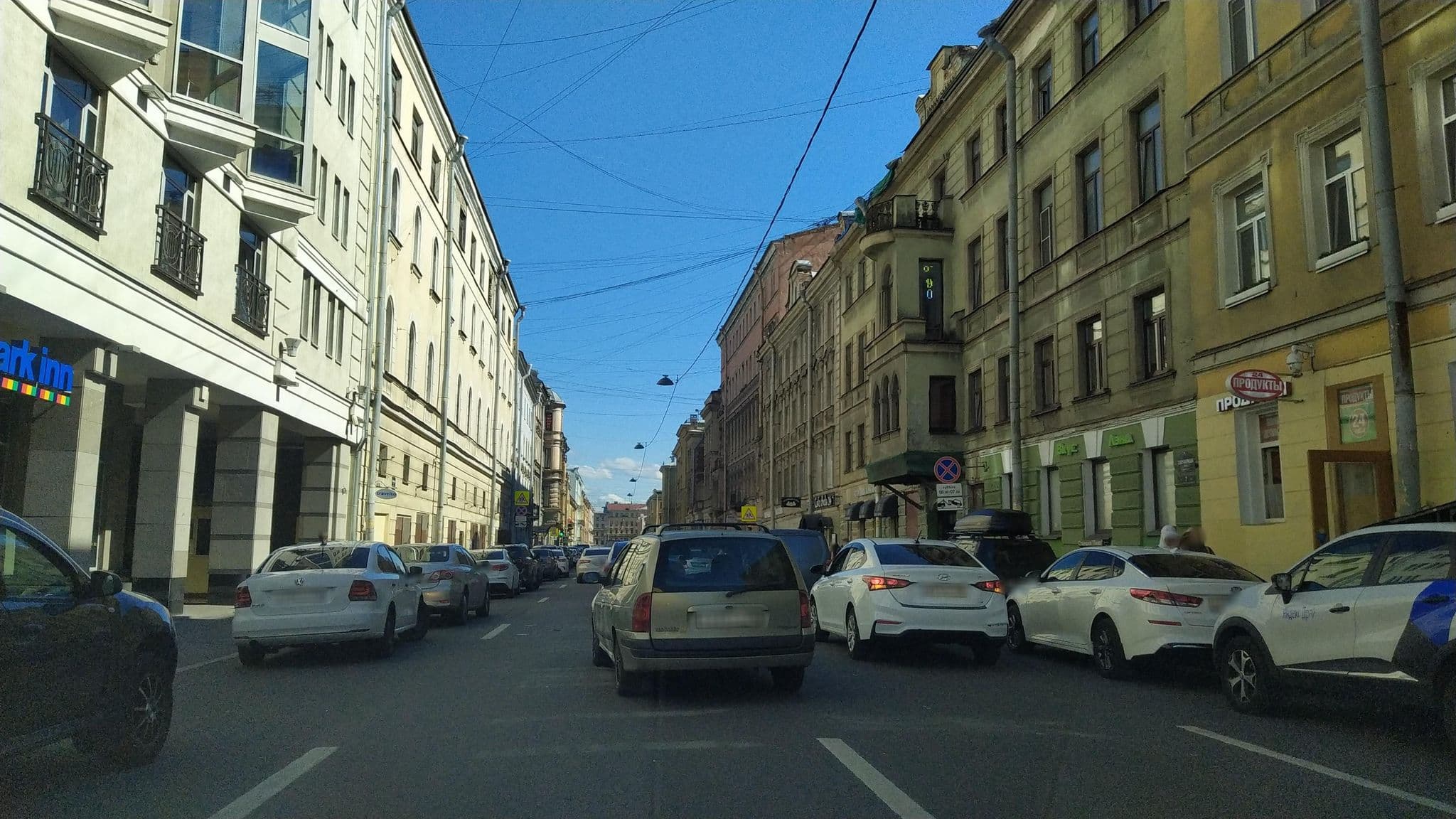 Street view near NevskyExpressHotel, Centralniy — © ser9ei999 (CC BY-SA · Mapillary)