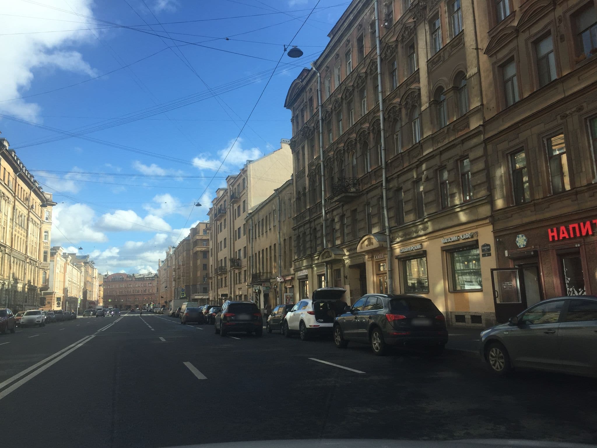 Street view near Hotel «Hameleon» (Отель «Хамелеон»), Centralniy — © ser9ei999 (CC BY-SA · Mapillary)