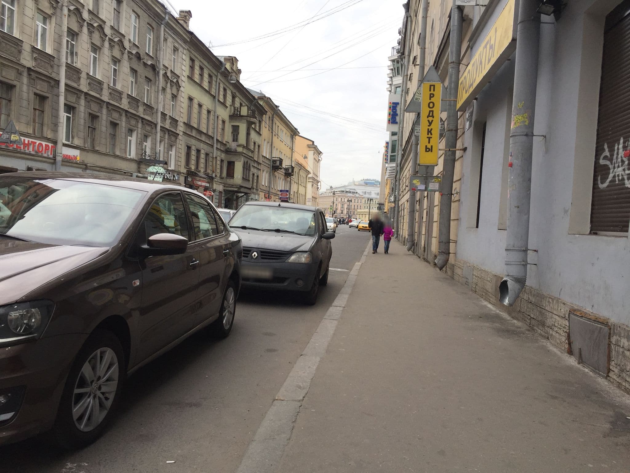 Street view near Samsonov Hotel, Centralniy — © ksushka_n (CC BY-SA · Mapillary)