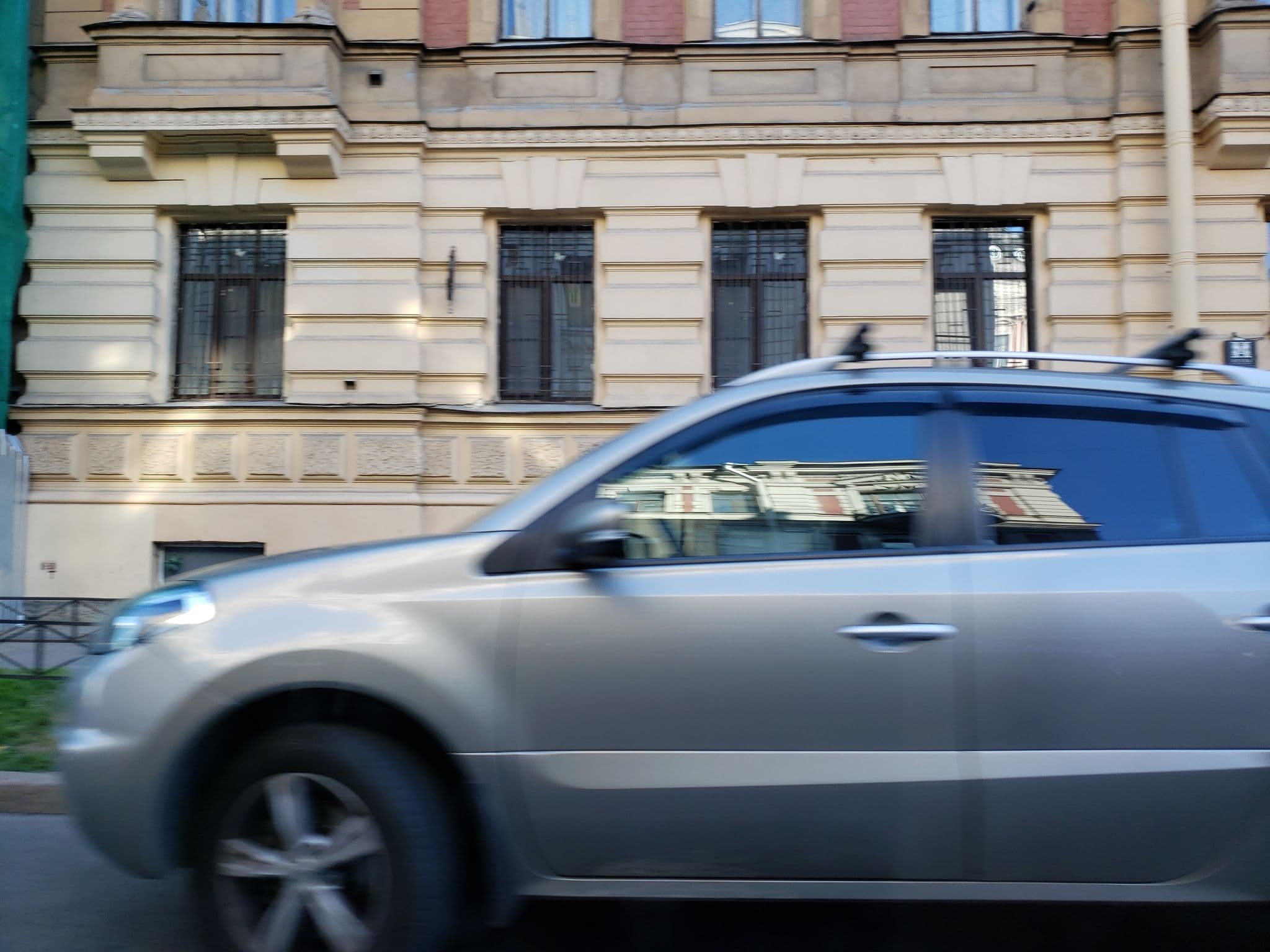 Street view near Отель на Моховой, Centralniy — © mapfool (CC BY-SA · Mapillary)