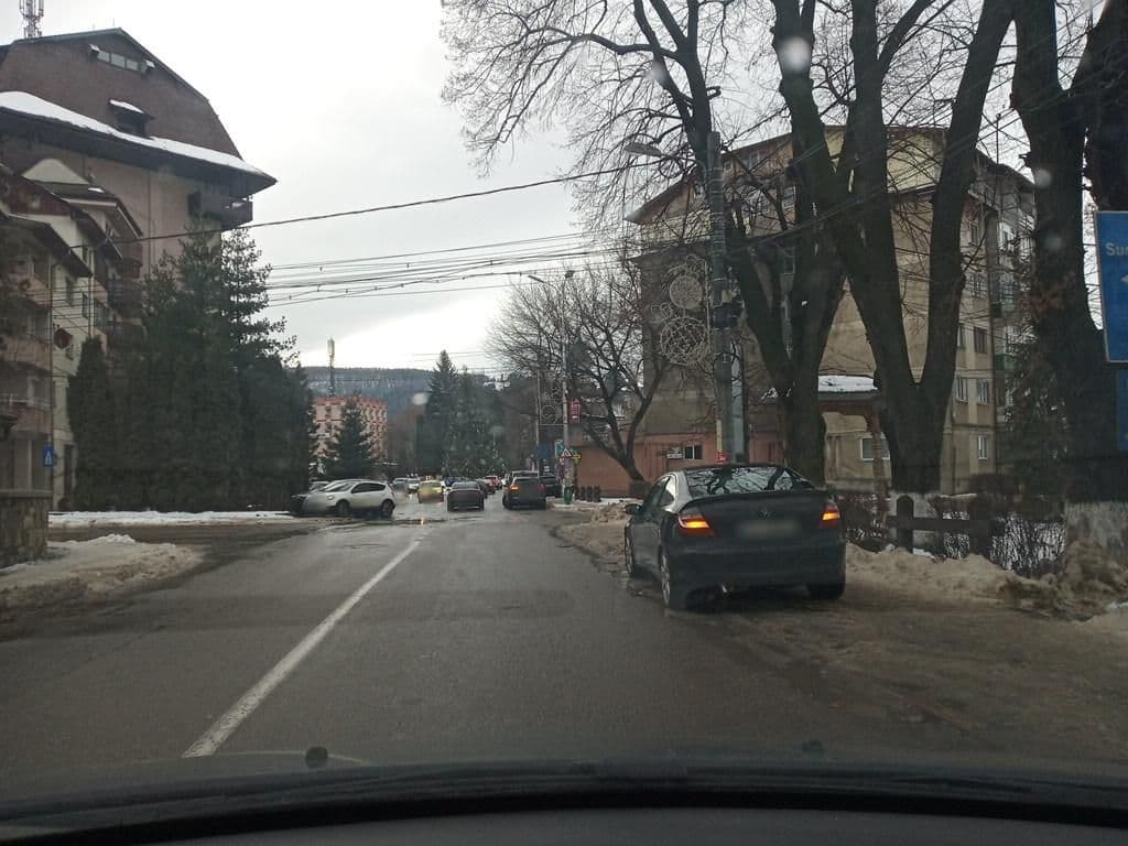 Street view near La Răzlog, Gura Humorului — © tavi (CC BY-SA · Mapillary)