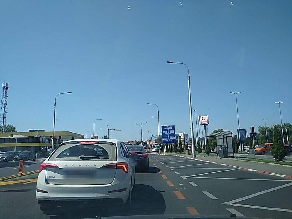 Street view near Motel Petrom, Sibiu — © tavi (CC BY-SA · Mapillary)