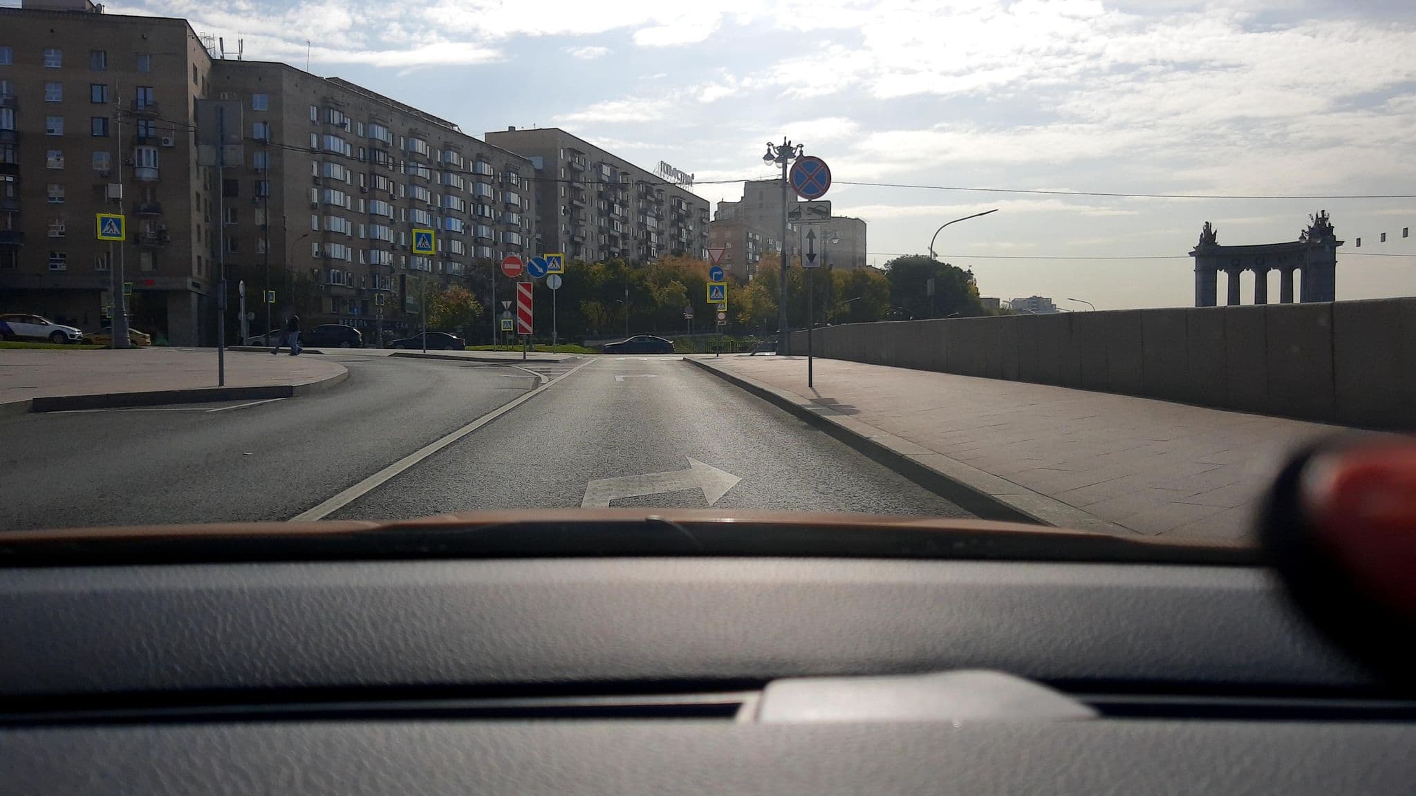 Street view near Intermark Serviced Apartments, Presnenskiy — © phoneuploader (CC BY-SA · Mapillary)
