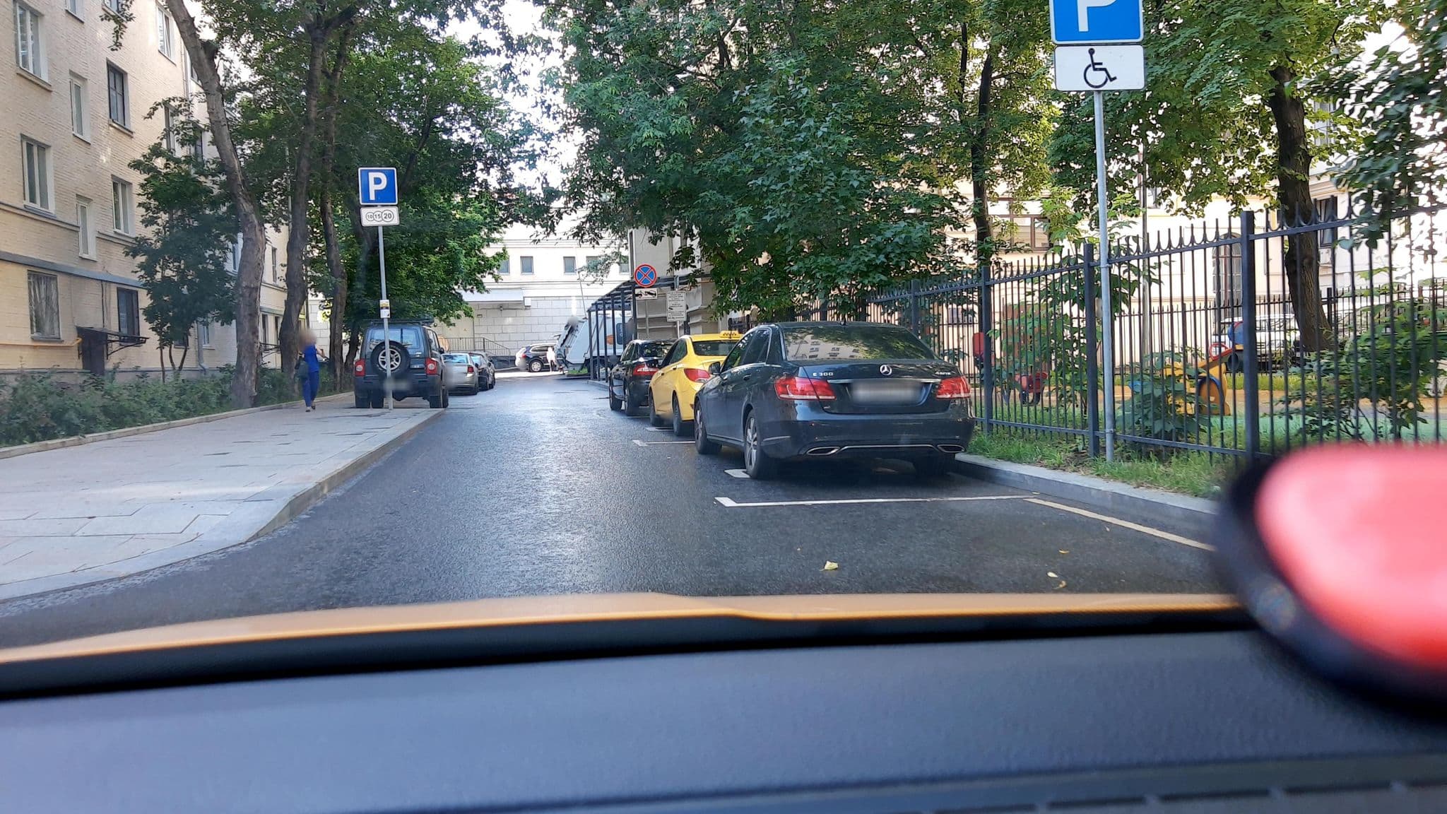 Street view near Astor Serviced Apartments, Presnenskiy — © phoneuploader (CC BY-SA · Mapillary)