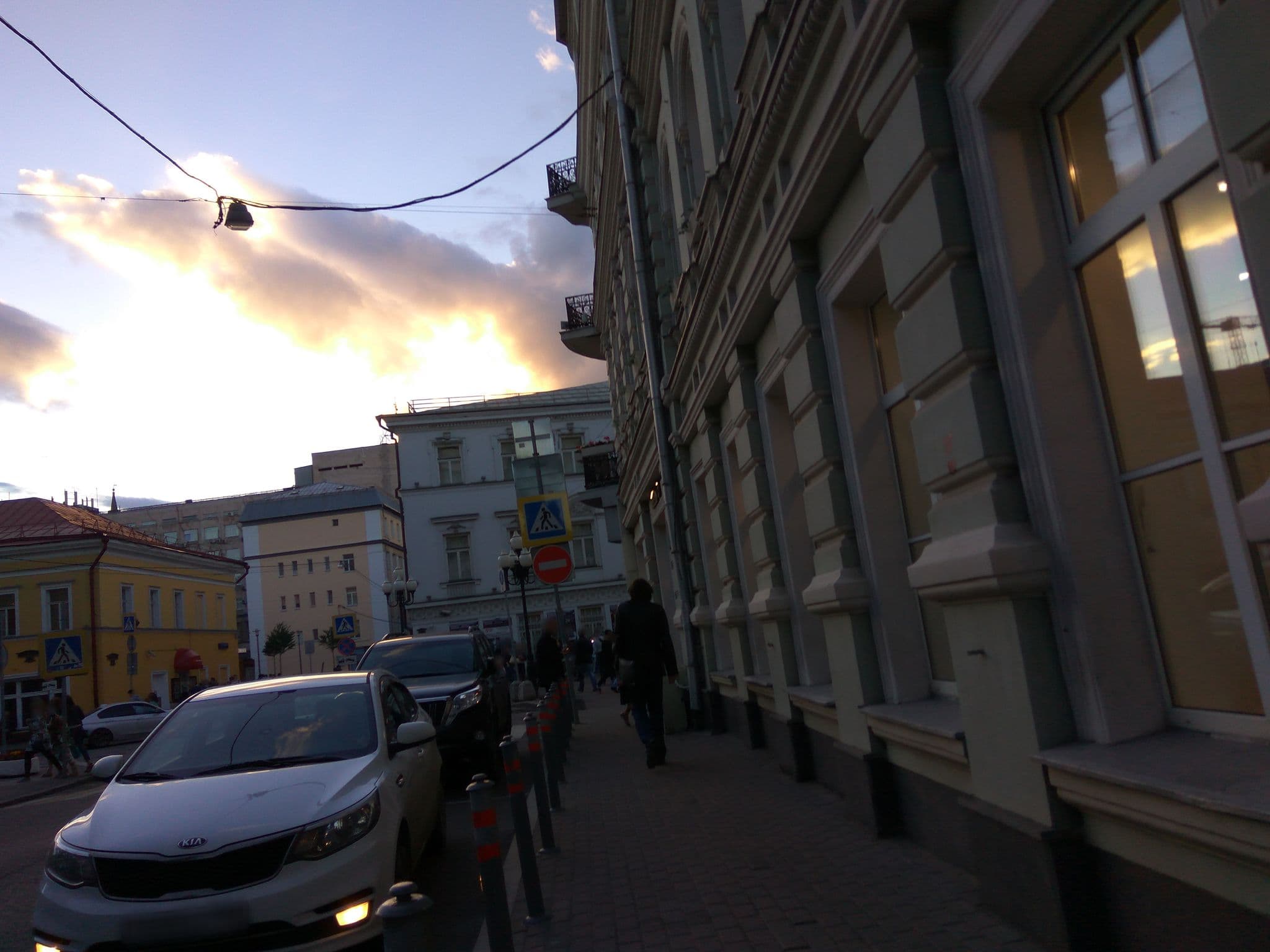 Street view near СОЮЗ КУРОРТ-ПАРК МИД РФ ПРЕДСТАВИТЕЛЬСТВО, Moscow — © trolleway (CC BY-SA · Mapillary)