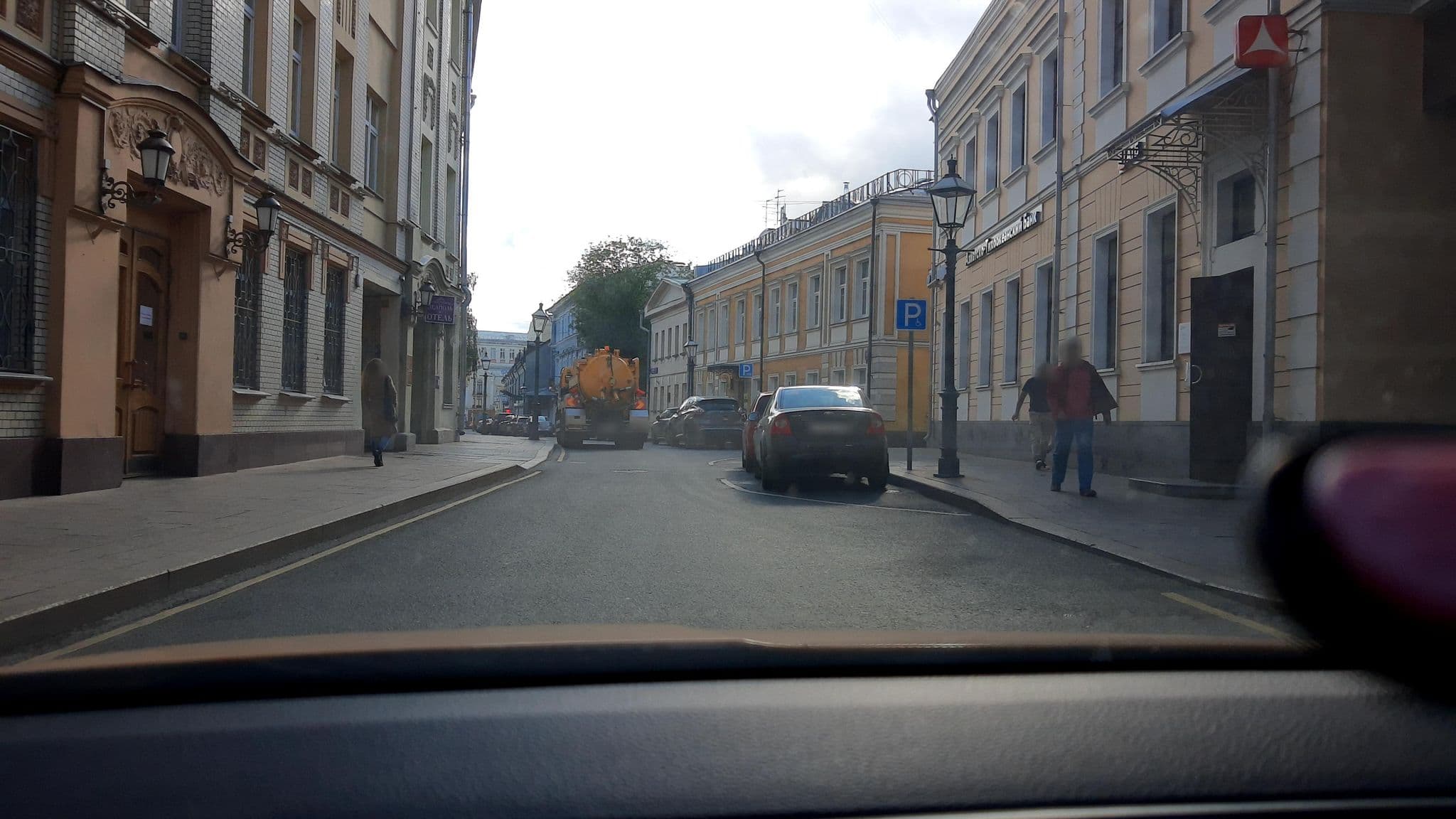 Street view near Неаполь, Moscow — © phoneuploader (CC BY-SA · Mapillary)
