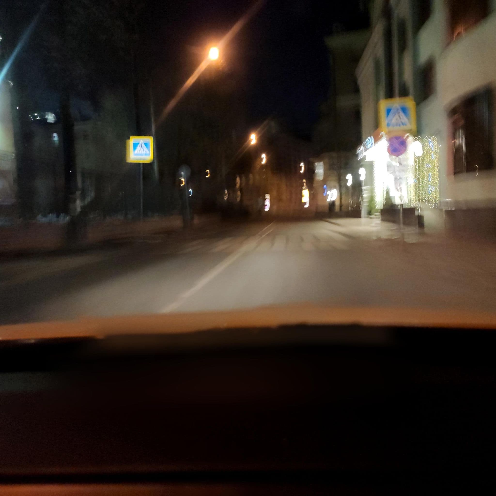 Street view near Select Павелецкая, Zamoskvorech’ye — © phoneuploader (CC BY-SA · Mapillary)