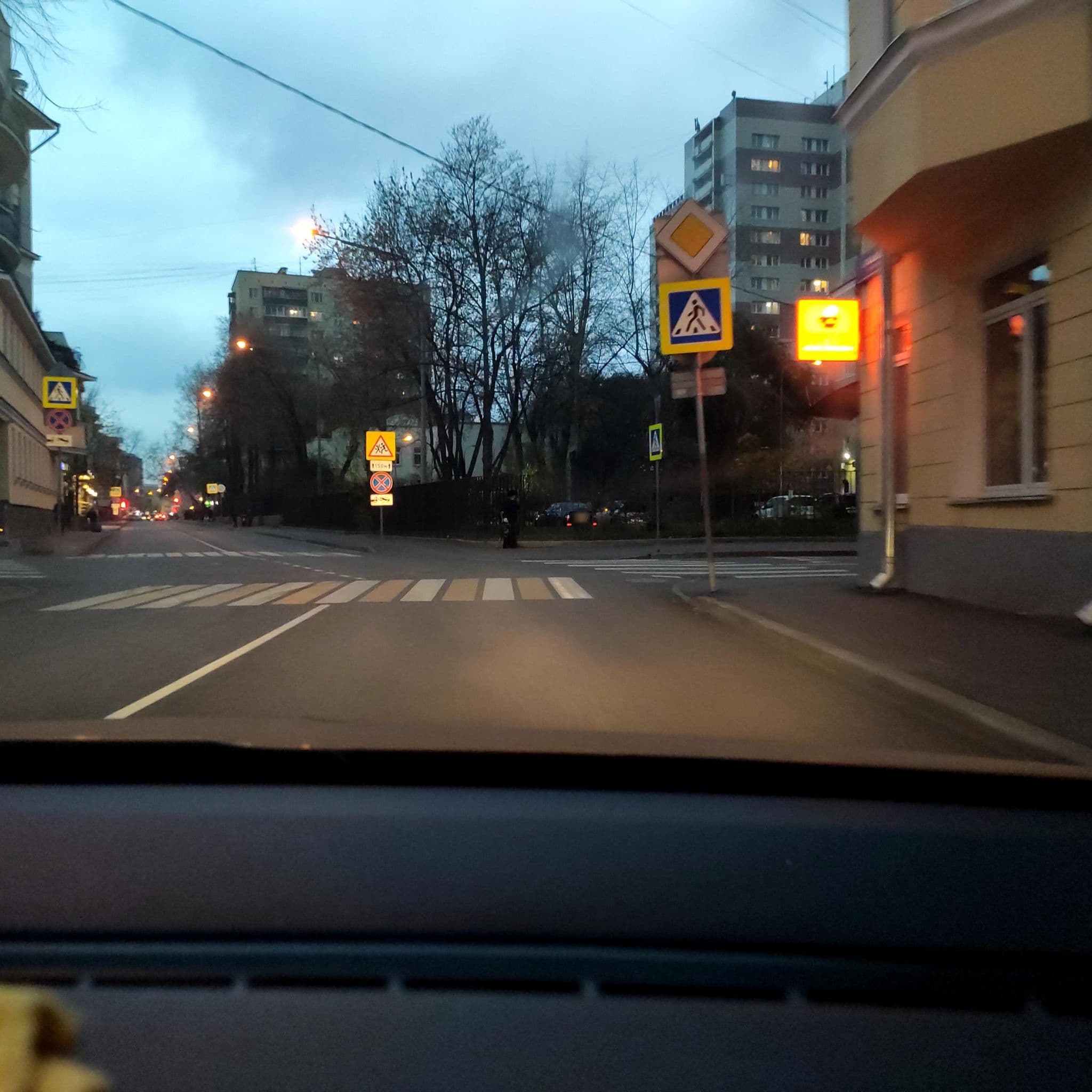 Street view near Portal Hostel And Hotel, Zamoskvorech’ye — © phoneuploader (CC BY-SA · Mapillary)