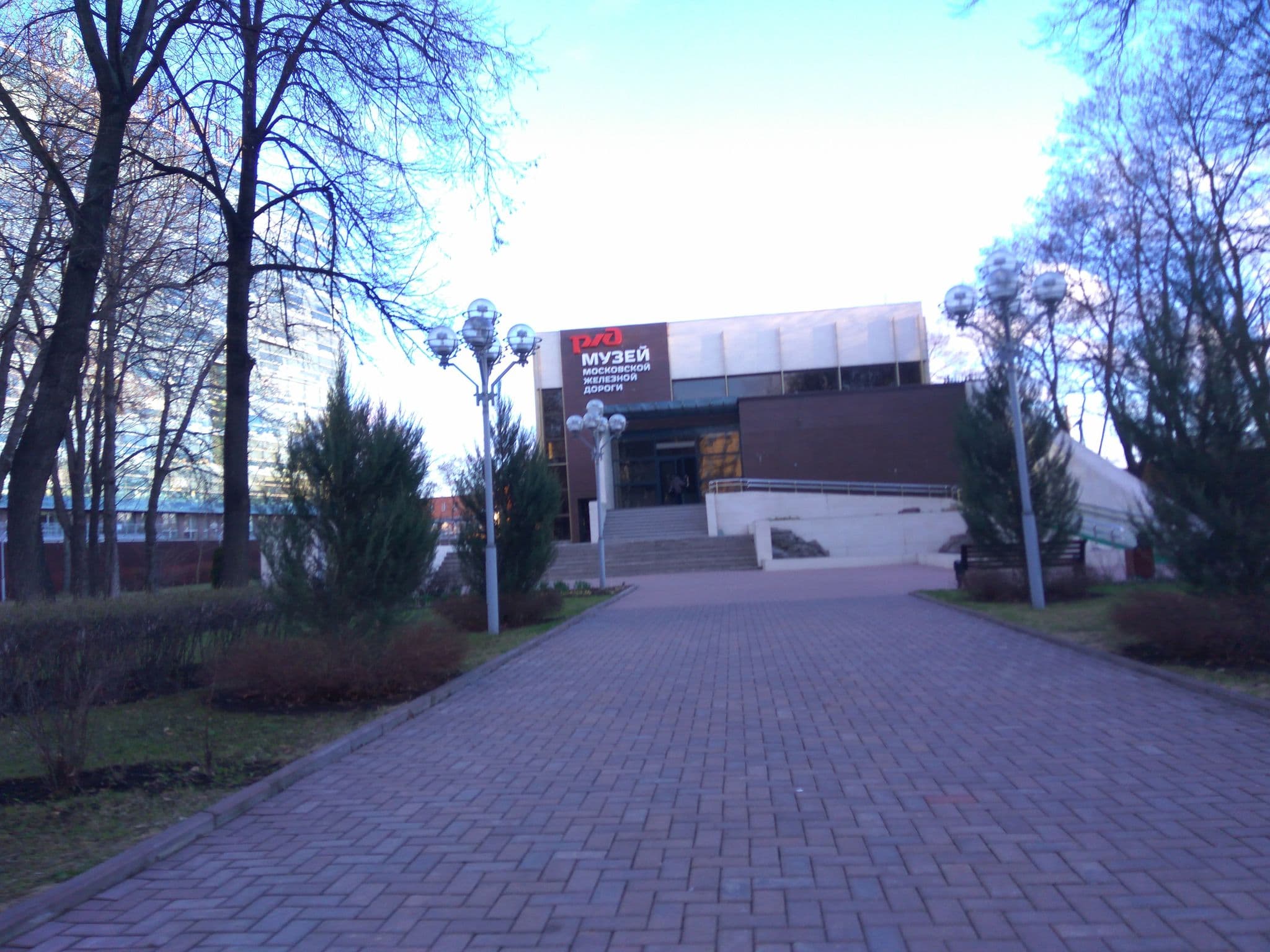 Street view near отель Плаза, Zamoskvorech’ye — © trolleway (CC BY-SA · Mapillary)