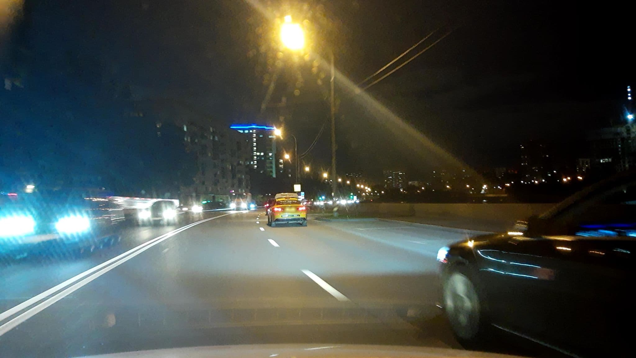 Street view near Хостел "Медовый" м Павелецкая, Zamoskvorech’ye — © phoneuploader (CC BY-SA · Mapillary)