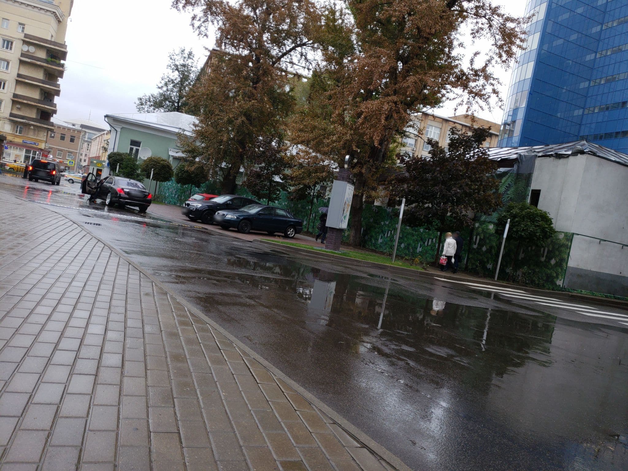 Street view near Cosmos Paveletskaya Hotel, Zamoskvorech’ye — © mapfool (CC BY-SA · Mapillary)