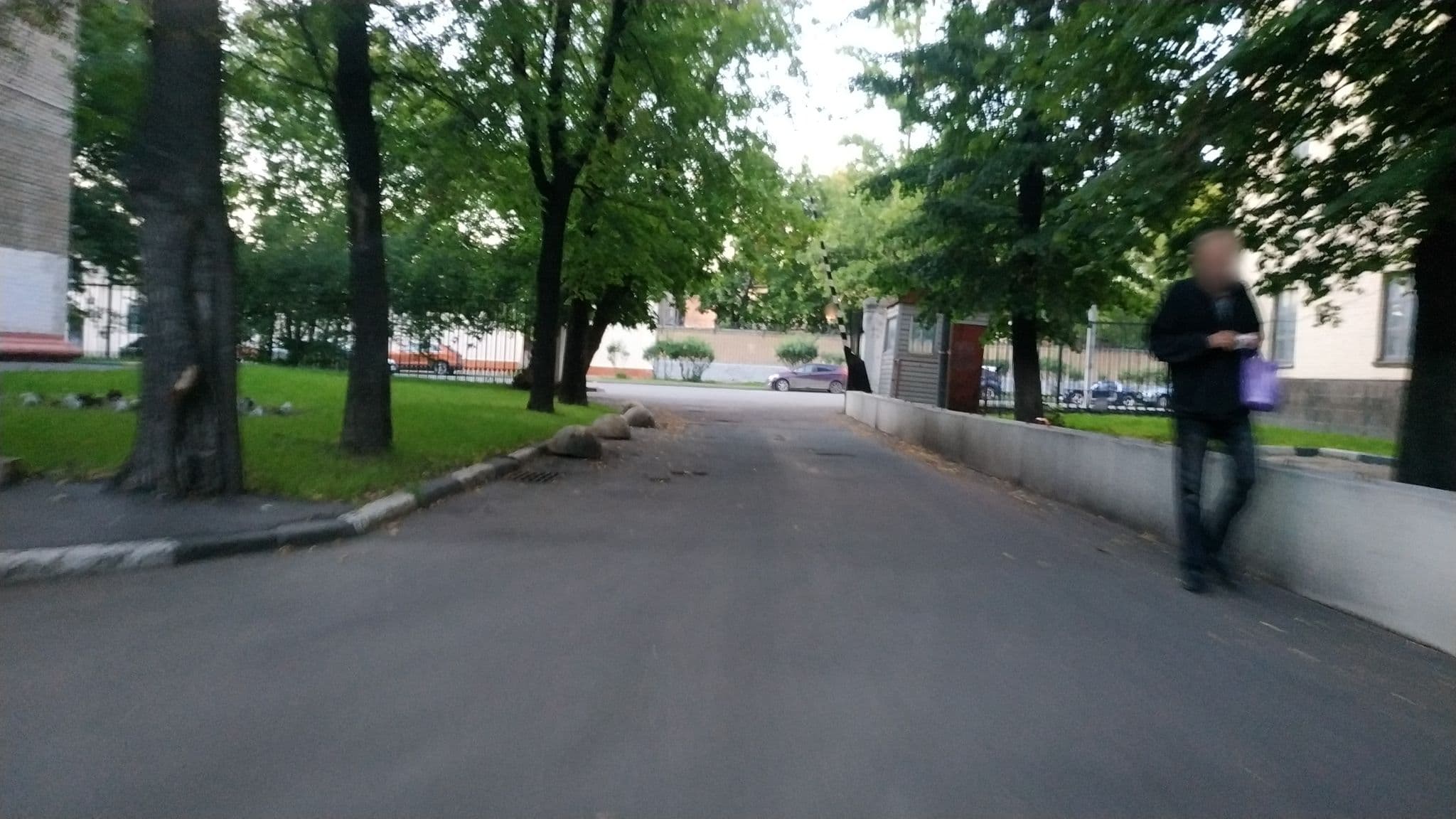 Street view near Travel Inn Aviamotornaya, Lefortovo — © trolleway (CC BY-SA · Mapillary)