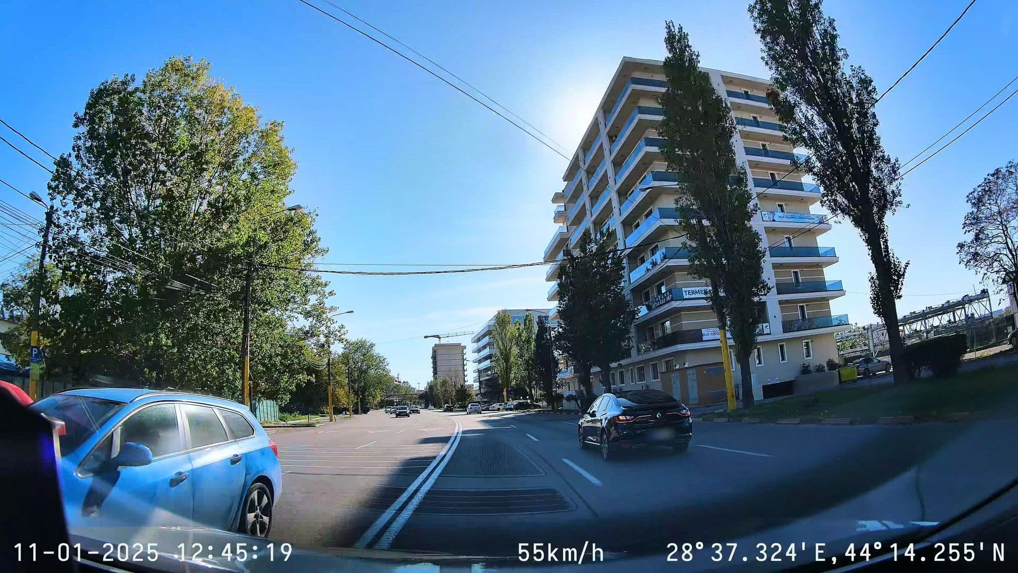 Street view near Hotel Piccadilly, Palazu Mare