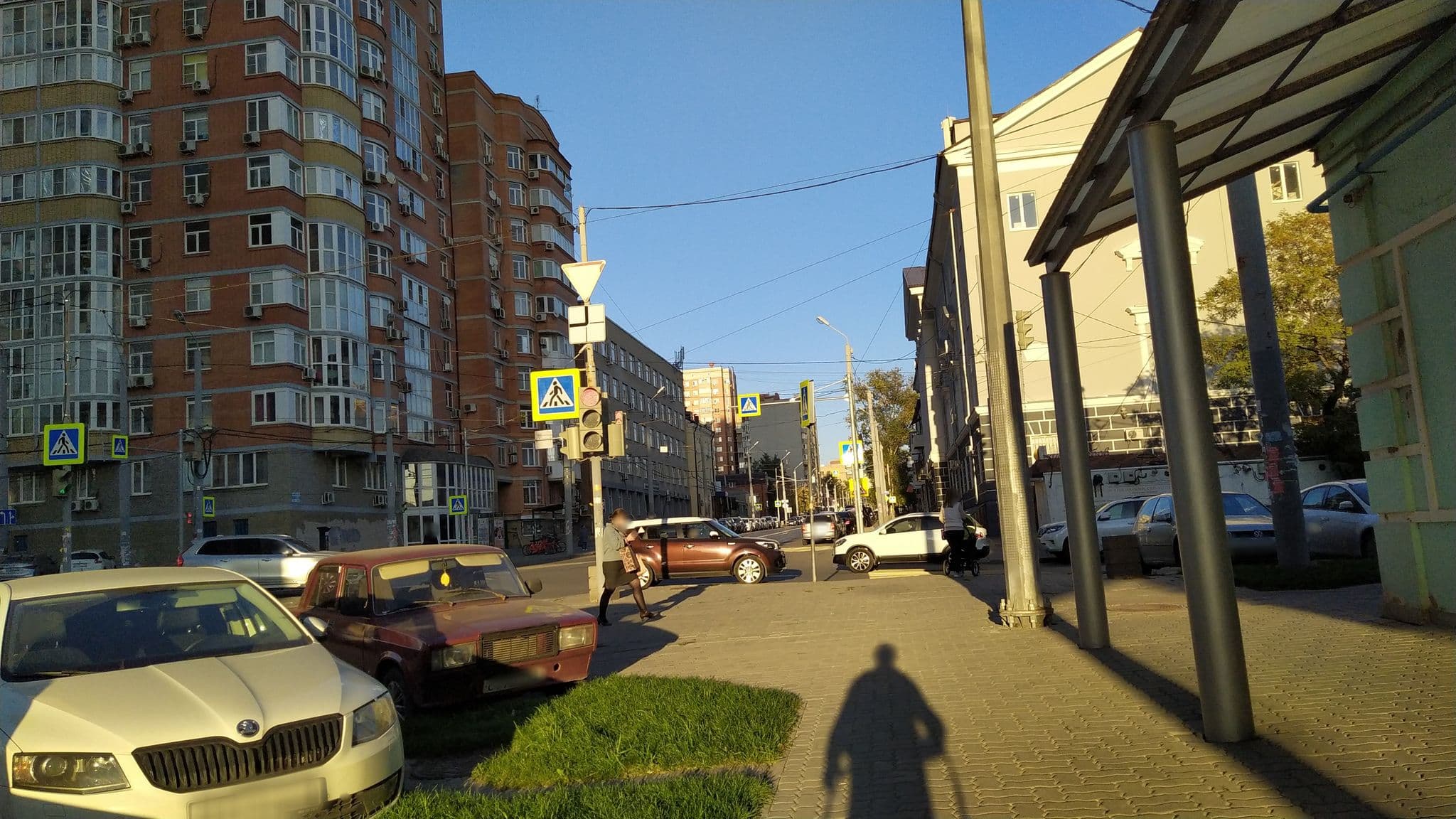 Street view near Venesia, Rostov-on-Don — © nos (CC BY-SA · Mapillary)