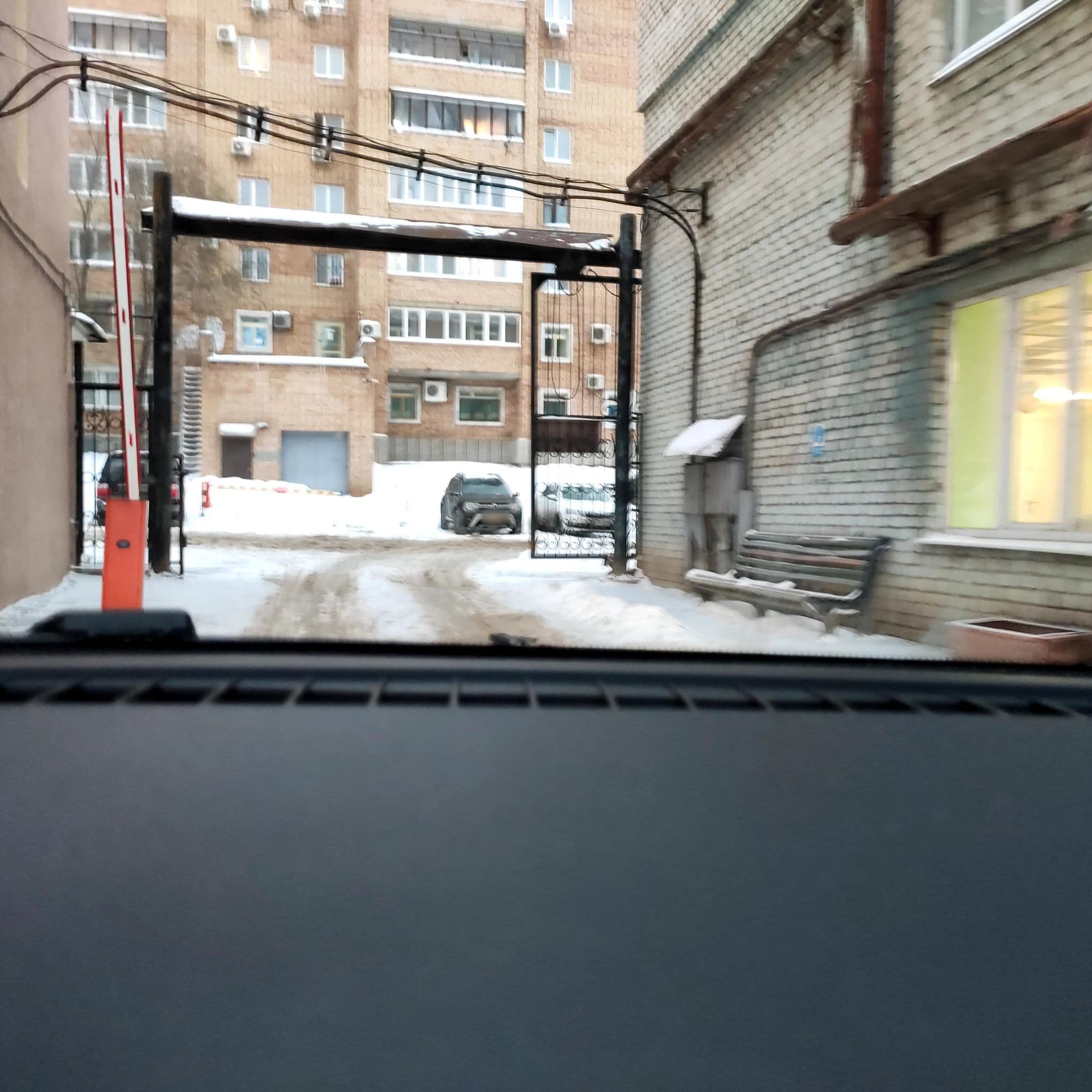 Street view near Гостиница «Эдельвейс», Samara — © phoneuploader (CC BY-SA · Mapillary)